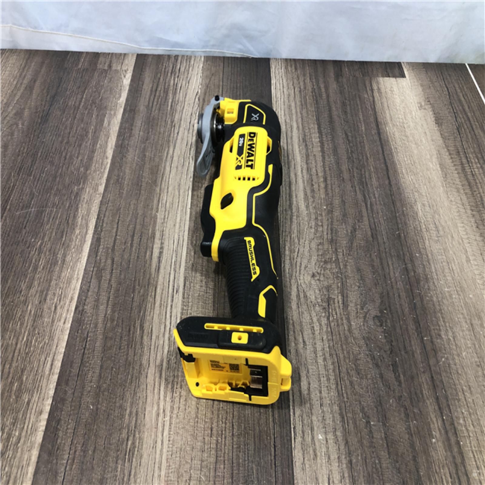 AS-IS DEWALT 20V MAX XR Cordless Brushless 3-Speed Oscillating Multi Tool (Tool Only)