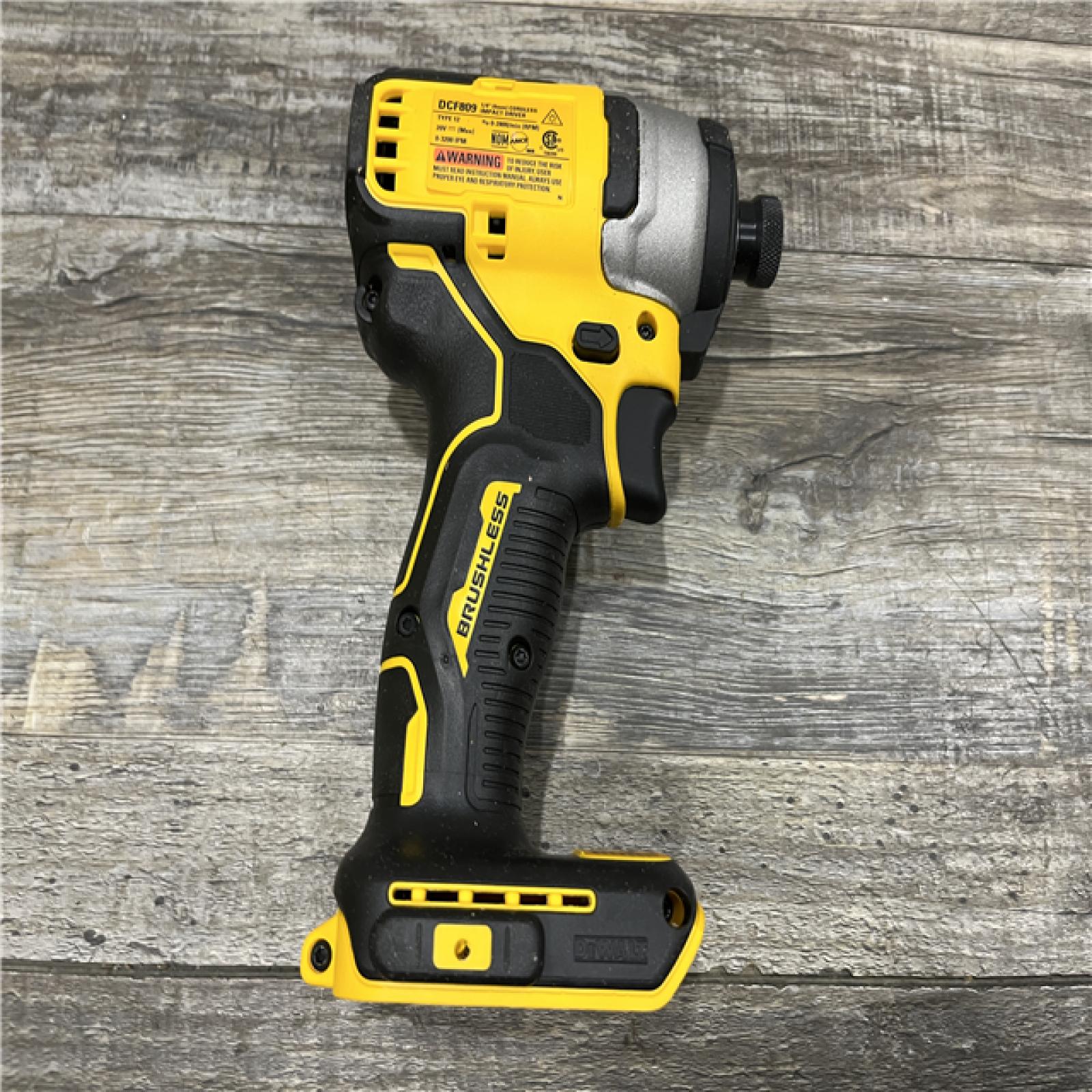 AS-IS DEWALT Atomic 20V Max Lithium-Ion Brushless Cordless Compact 1/4 in. Impact Driver Kit