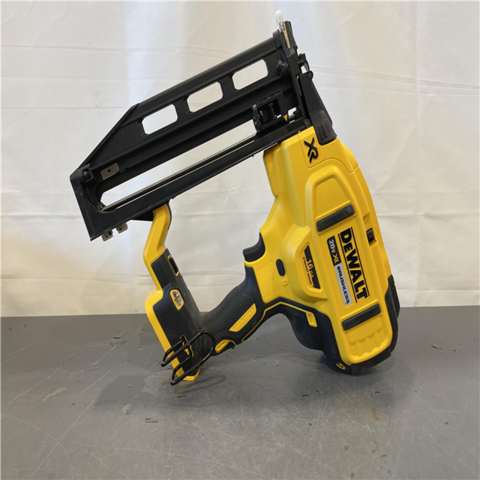 AS-IS - DEWALT 20V MAX XR 16-Gauge Lithium-Ion Cordless Finish Nailer