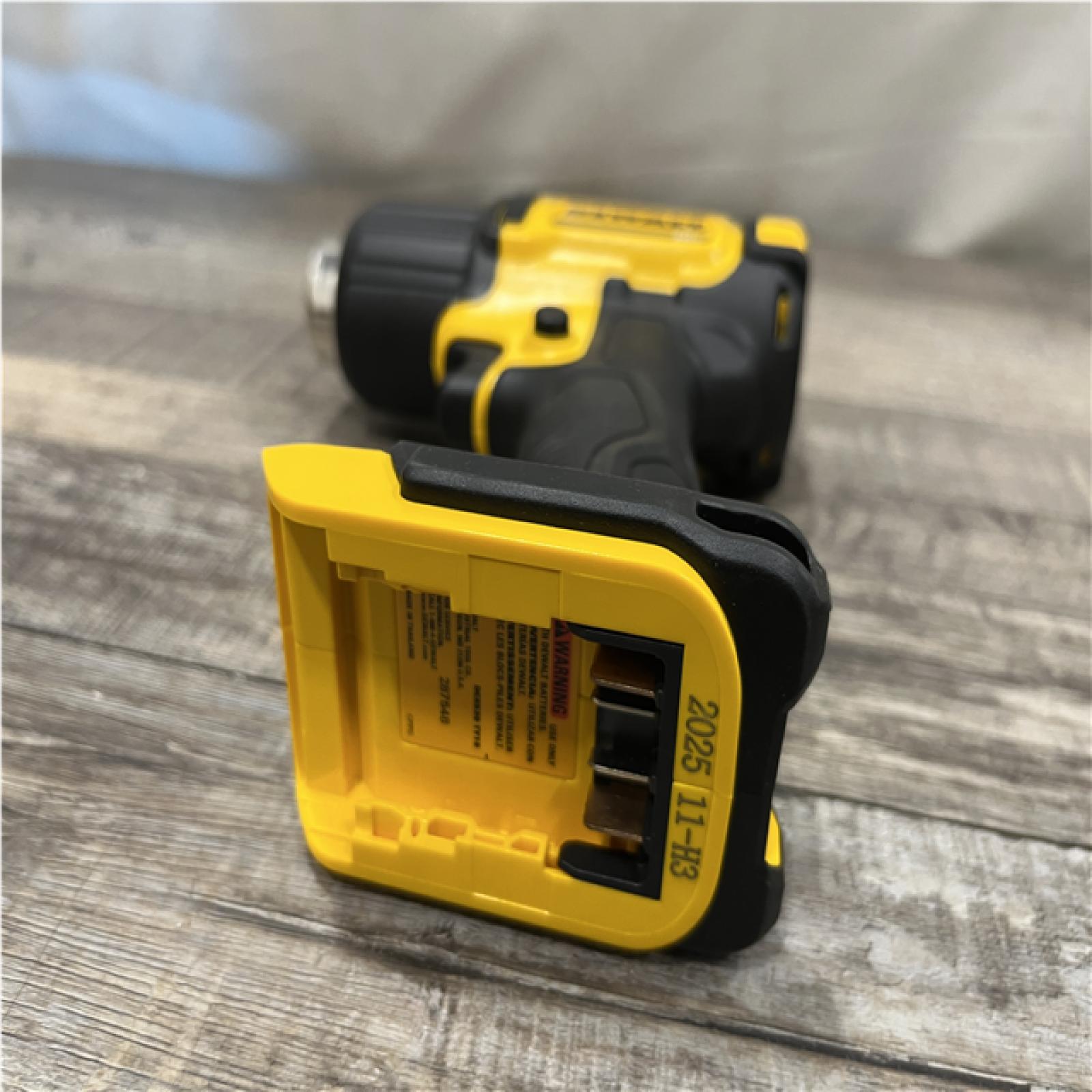 AS-IS DEWALT 20V MAX Cordless Compact Heat Gun with Flat and Hook Nozzle Attachments