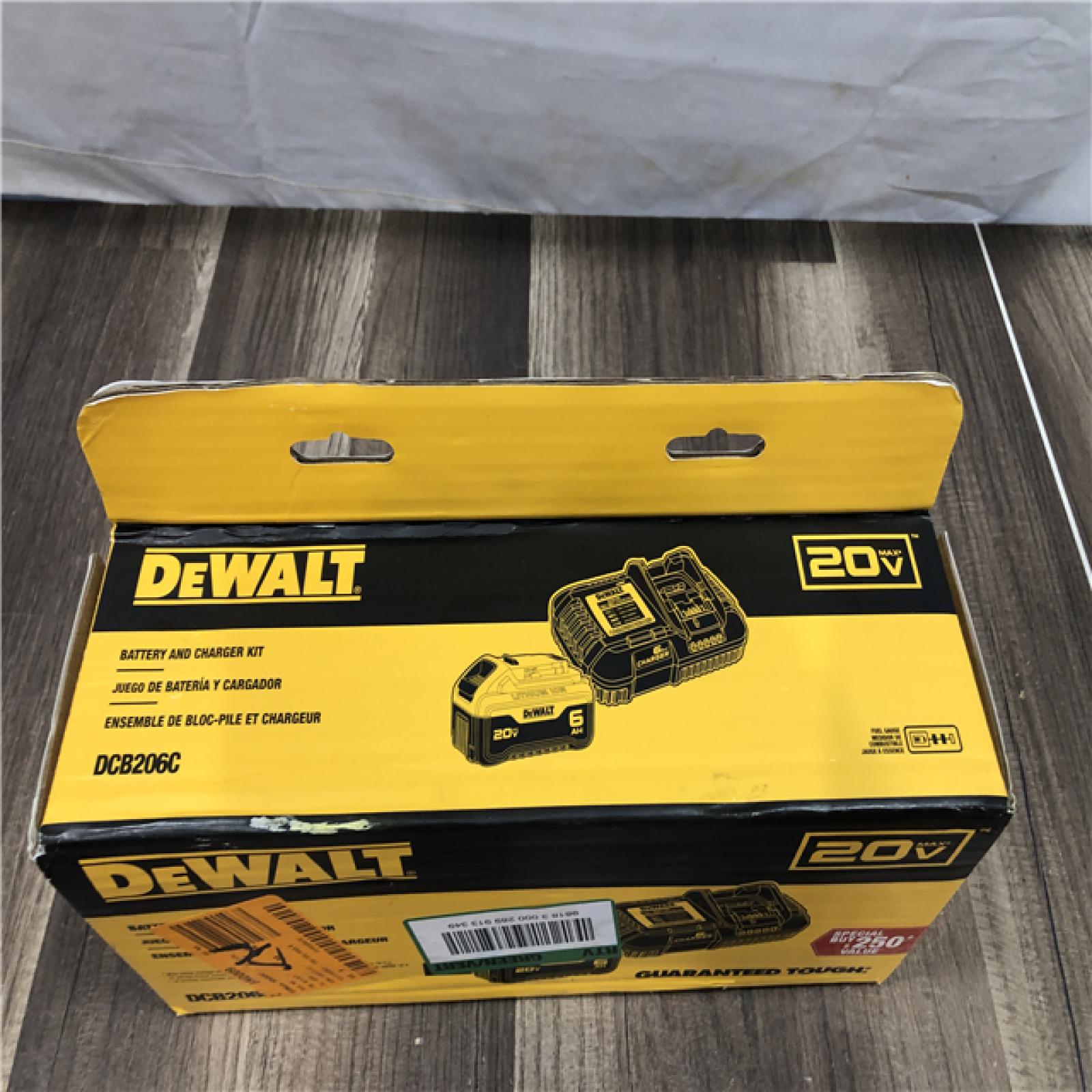 NEW- DEWALT 20V MAX Lithium-Ion 6.0 Ah Battery and Charger