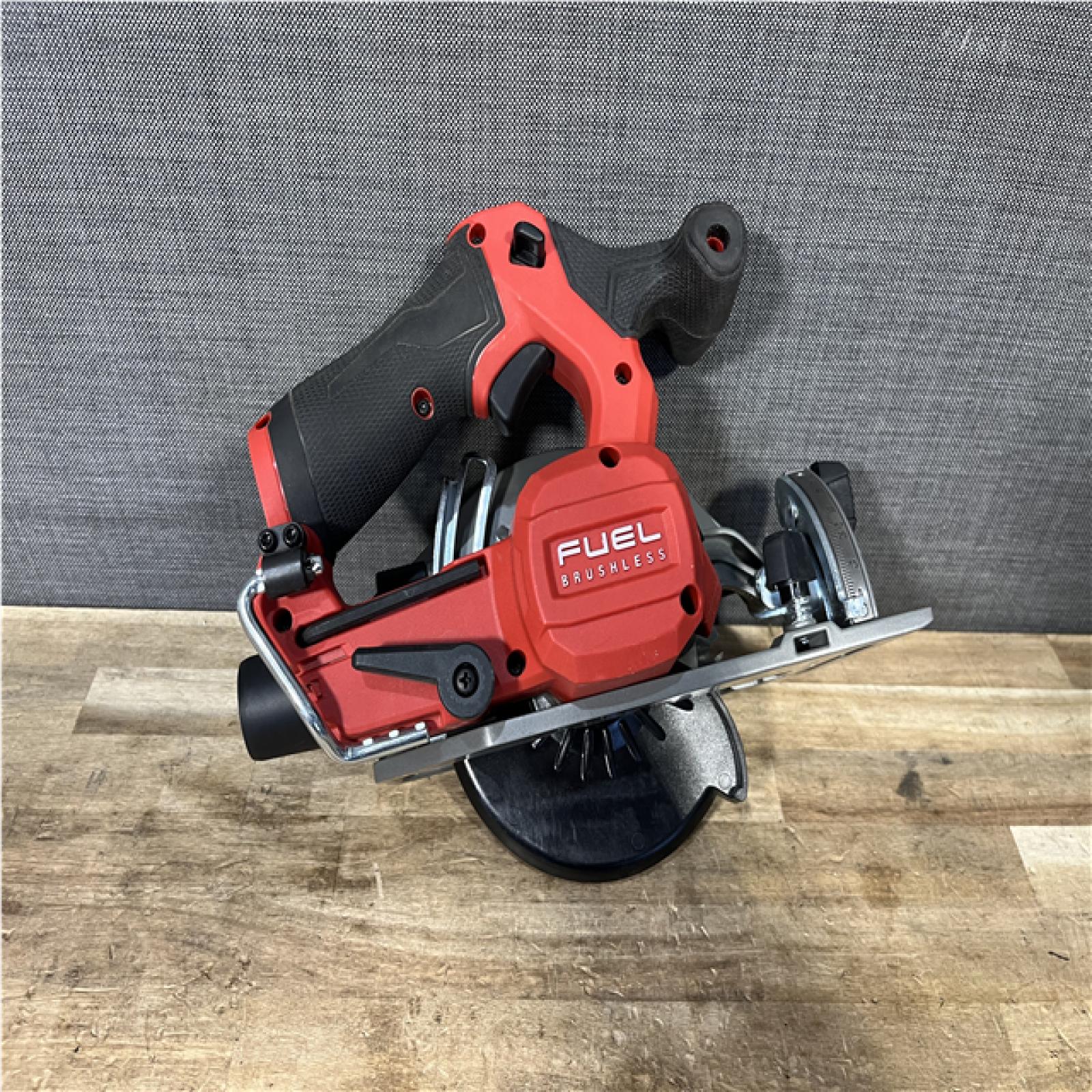 Houston Location AS-IS MILWAUKEE M12 5-3/8 CIRCULAR SAW (Tool-Only)