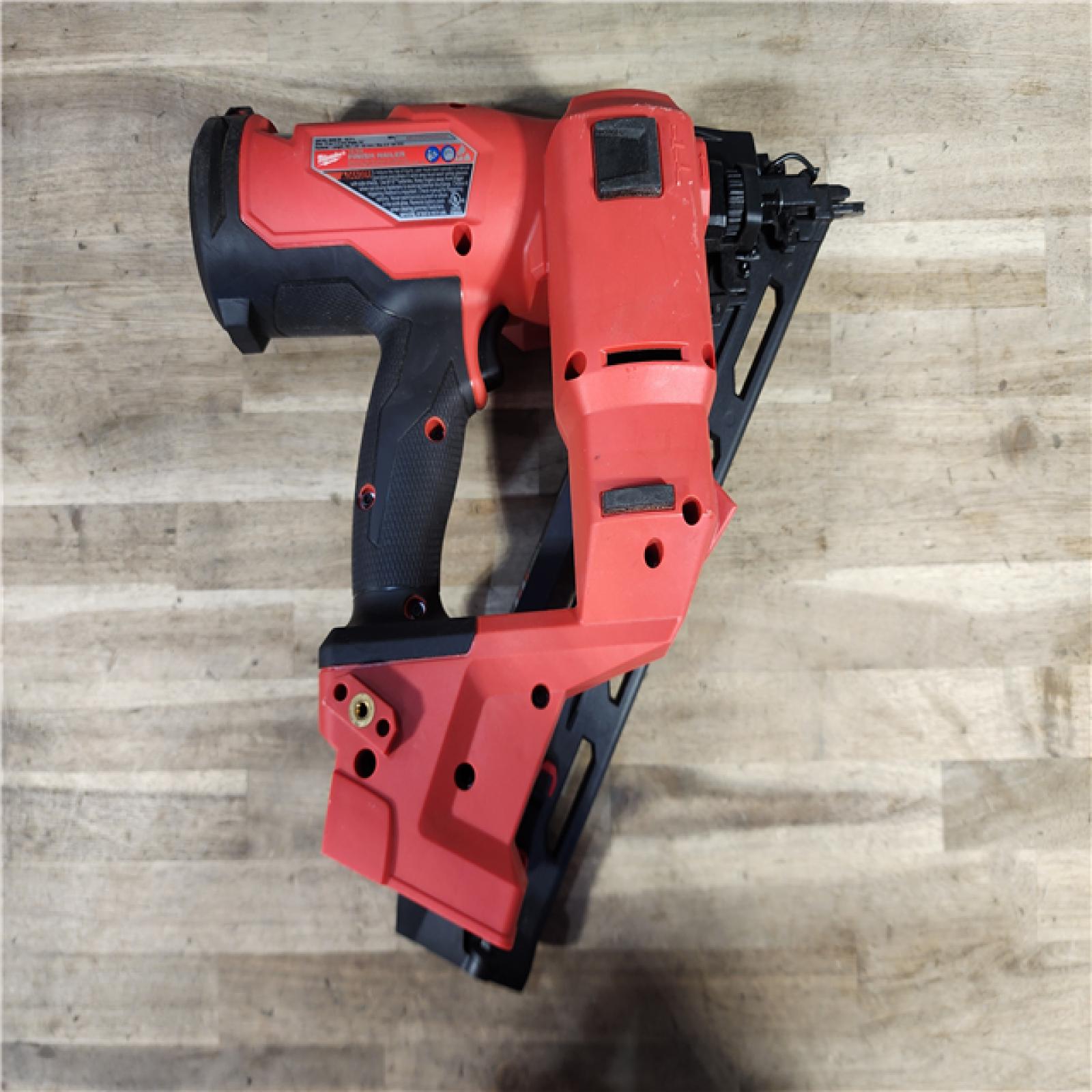 HOUSTON LOCATION - AS-IS Milwaukee 2839-20 M18 FUEL 15 Ga. 18 Volt Brushless Angled Finish Nailer (TOOL ONLY)