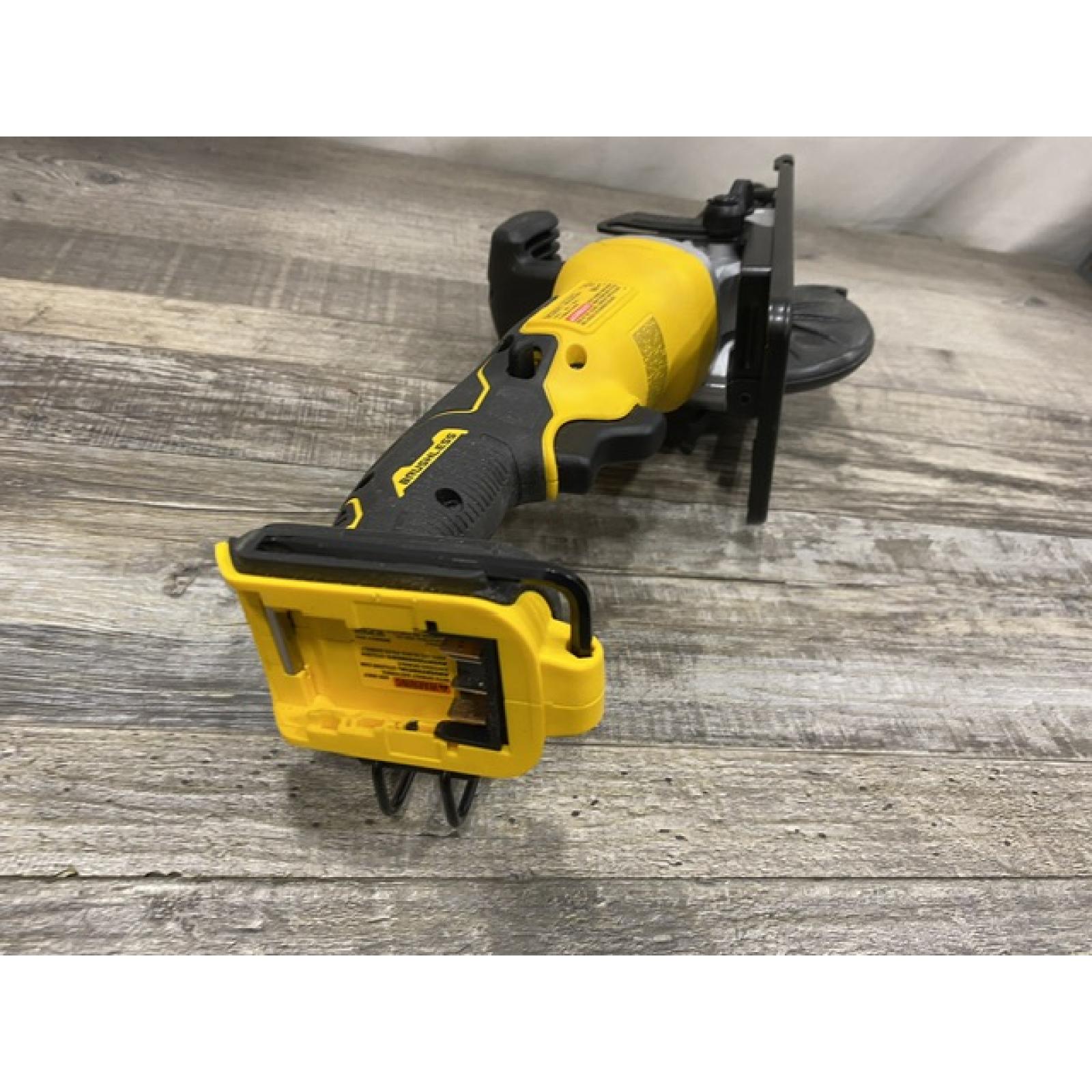 AS-IS DEWALT ATOMIC 20V MAX Cordless Brushless 4-1/2 in. Circular Saw (Tool Only)