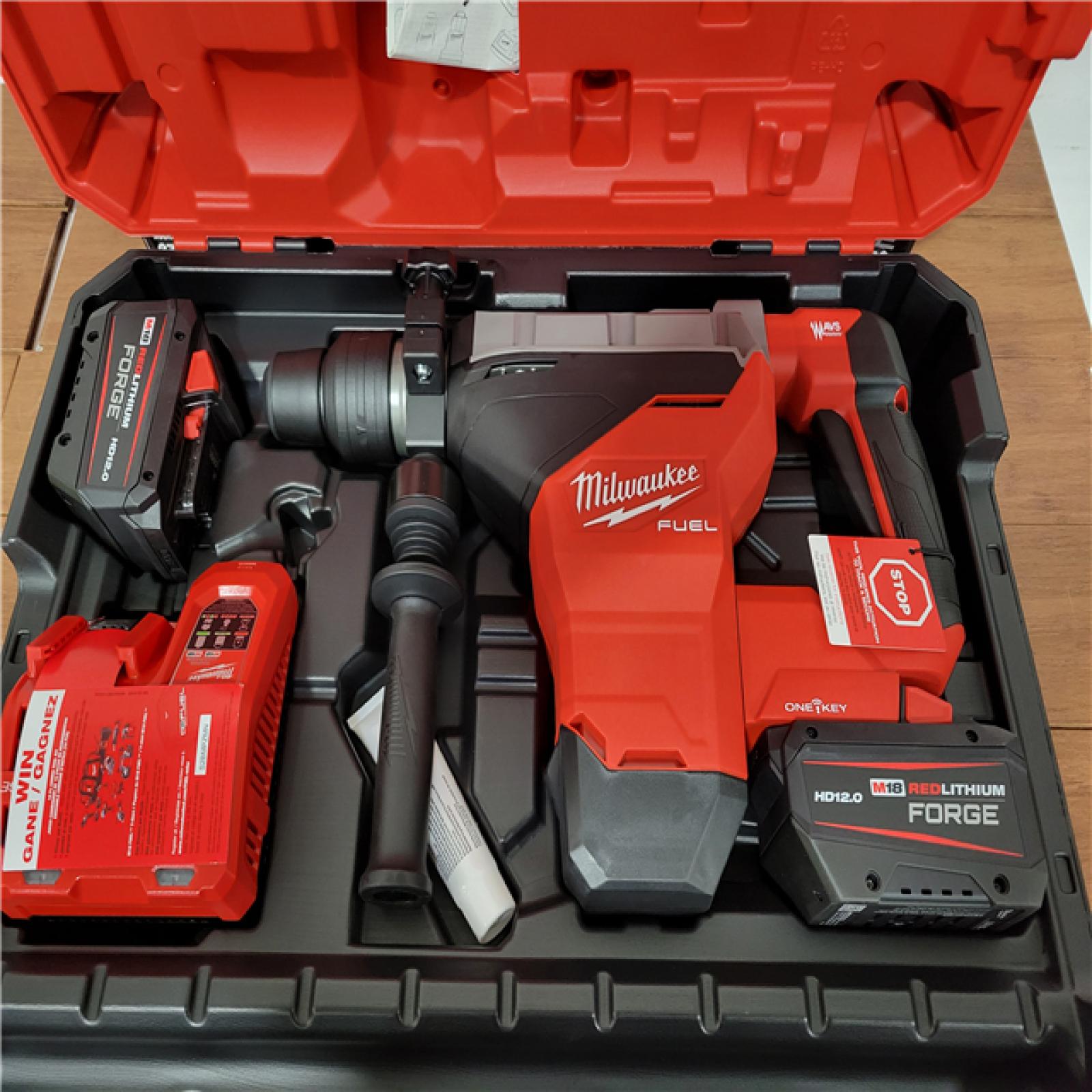 California NEW Milwaukee 1'3/4 SDS Max Rotary Hammer  Includes (2) Batteries  Charger & Hard Case