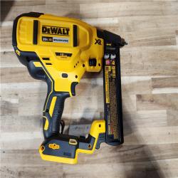 HOUSTON LOCATION - AS-IS DeWALT DCN681D1 20V MAX 18ga Cordless Brushless Narrow Crown Stapler Kit w/ BATTERY & CHARGER