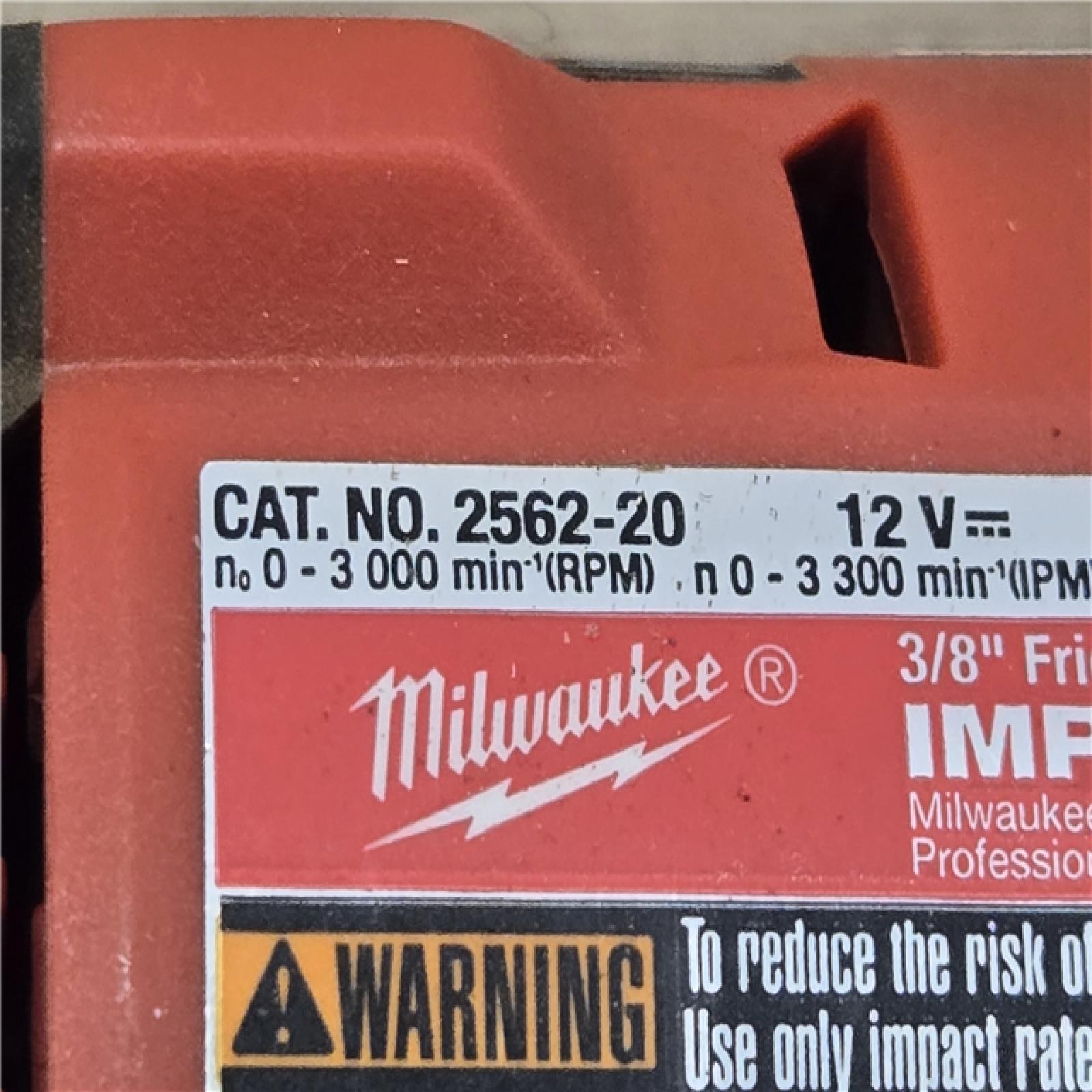 AS-IS Milwaukee FUEL 12V Li-Ion Cordless Stubby 3/8 in. Impact Wrench Kit