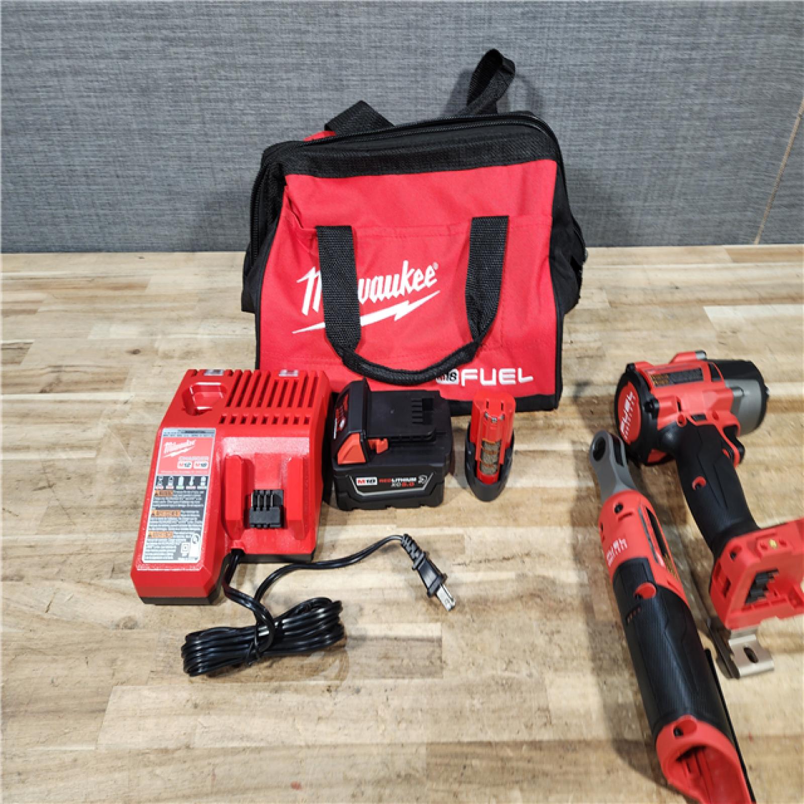 HOUSTON LOCATION - AS - IS Milwaukee 2 Tool Combo Kit W/ (2) Battery & Charger
