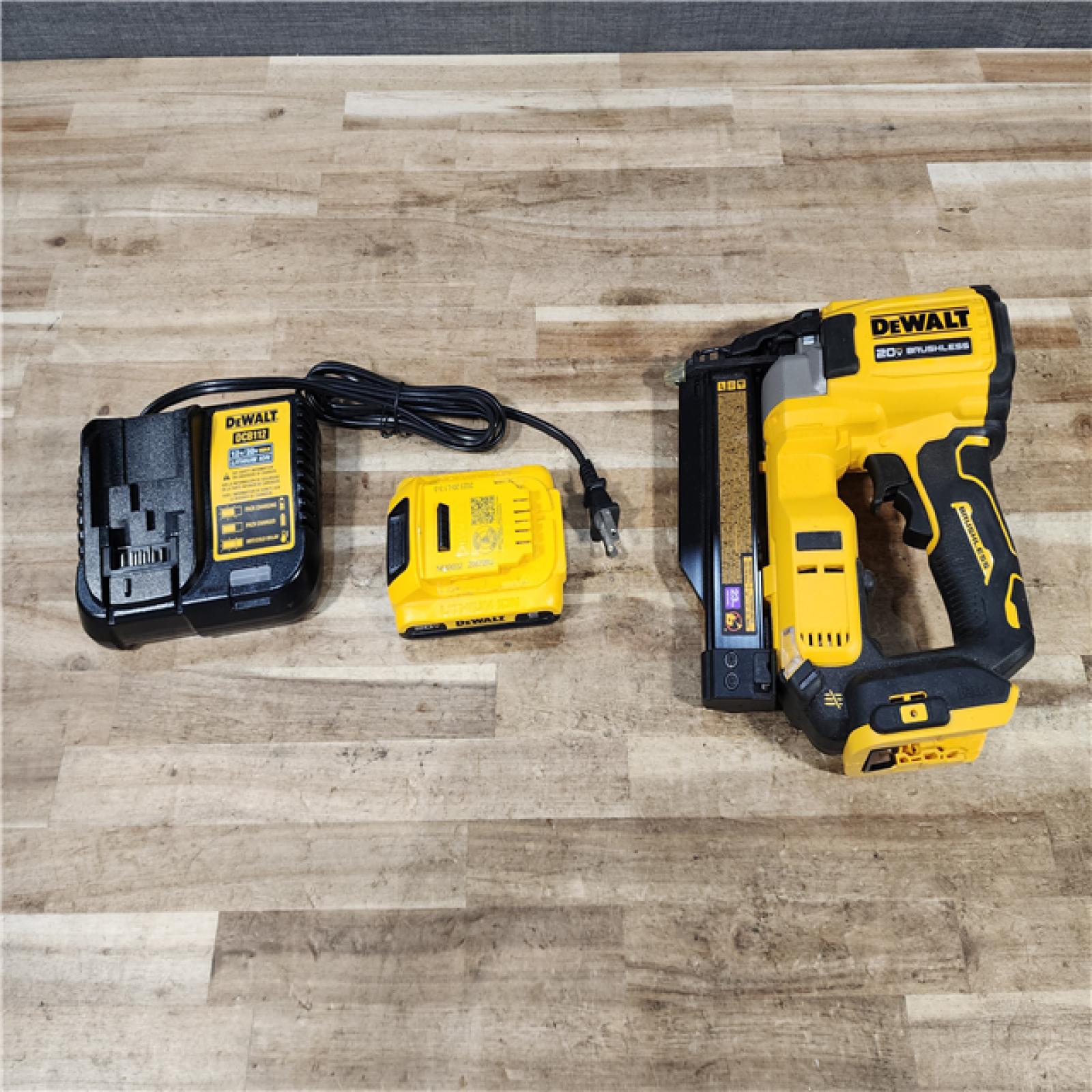 HOUSTON LOCATION - AS - IS DEWALT ATOMIC 20V MAX Lithium Ion Cordless 23 Gauge Pin Nailer Kit