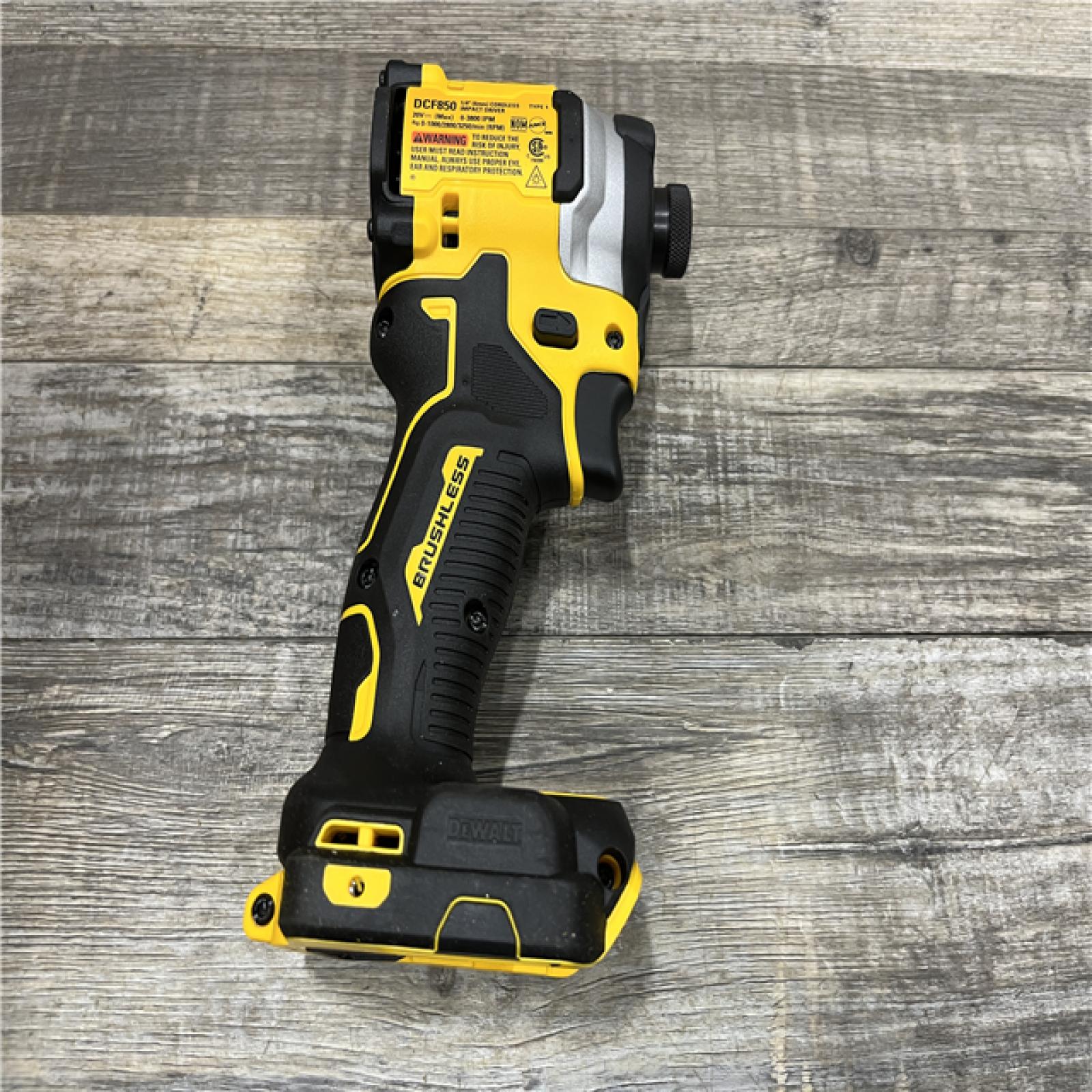 AS-IS DEWALT ATOMIC 20V MAX Lithium-Ion Cordless 1/4 in. Brushless Impact Driver Kit