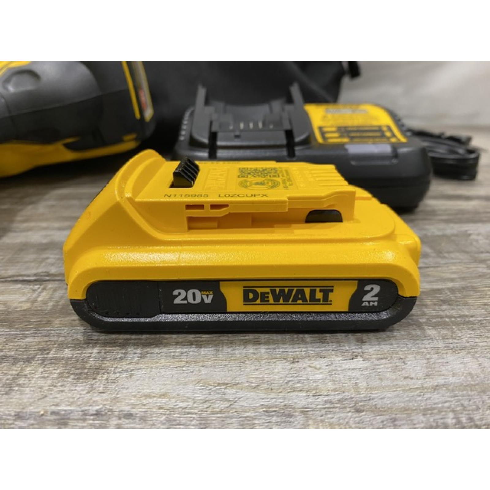 AS-IS DEWALT 20V MAX XR Lithium-Ion Cordless 18-Gauge Narrow Crown Stapler Kit