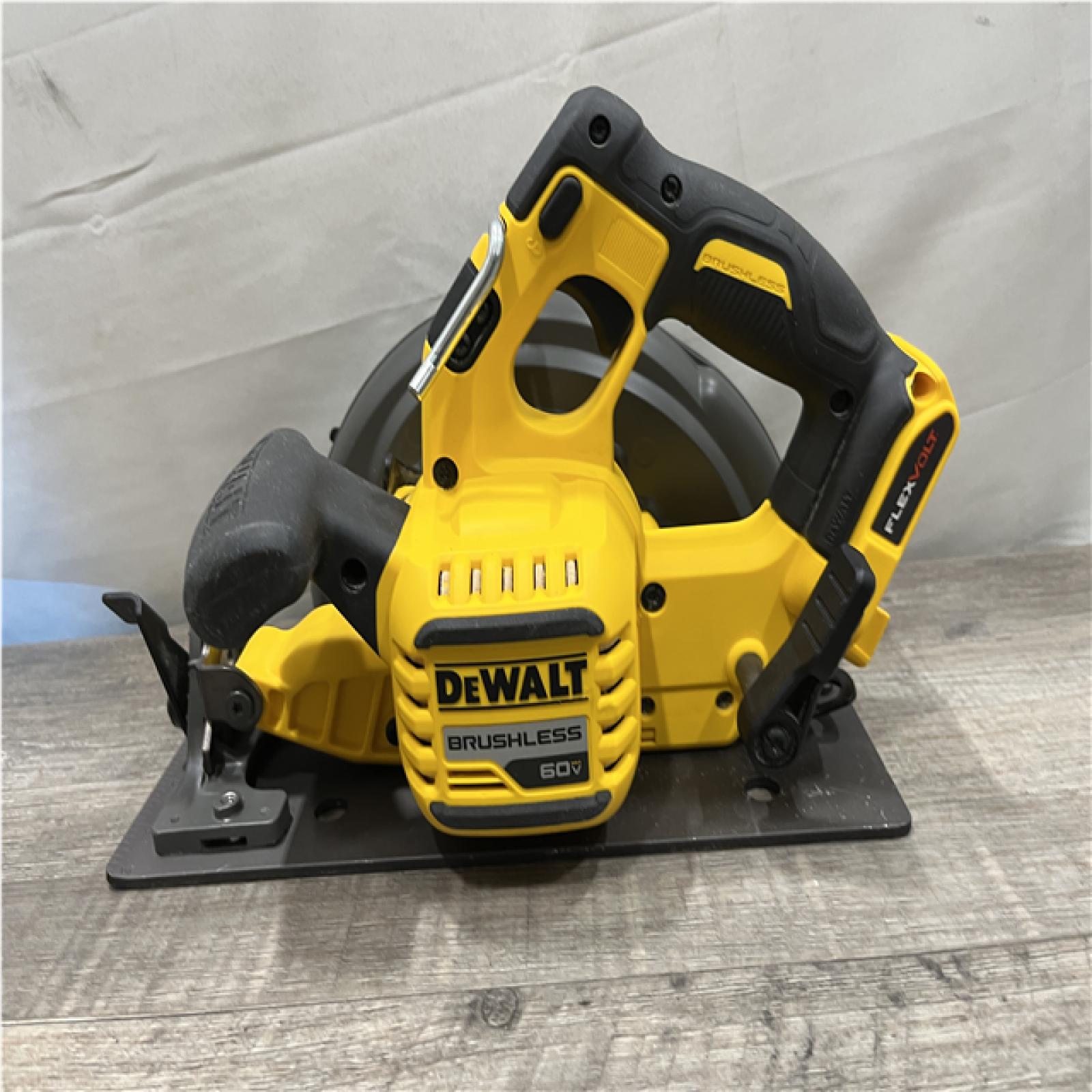 AS-IS DEWALT FLEXVOLT 60V MAX Cordless Brushless 7-1/4 in. Circular Saw with Brake (Tool Only)