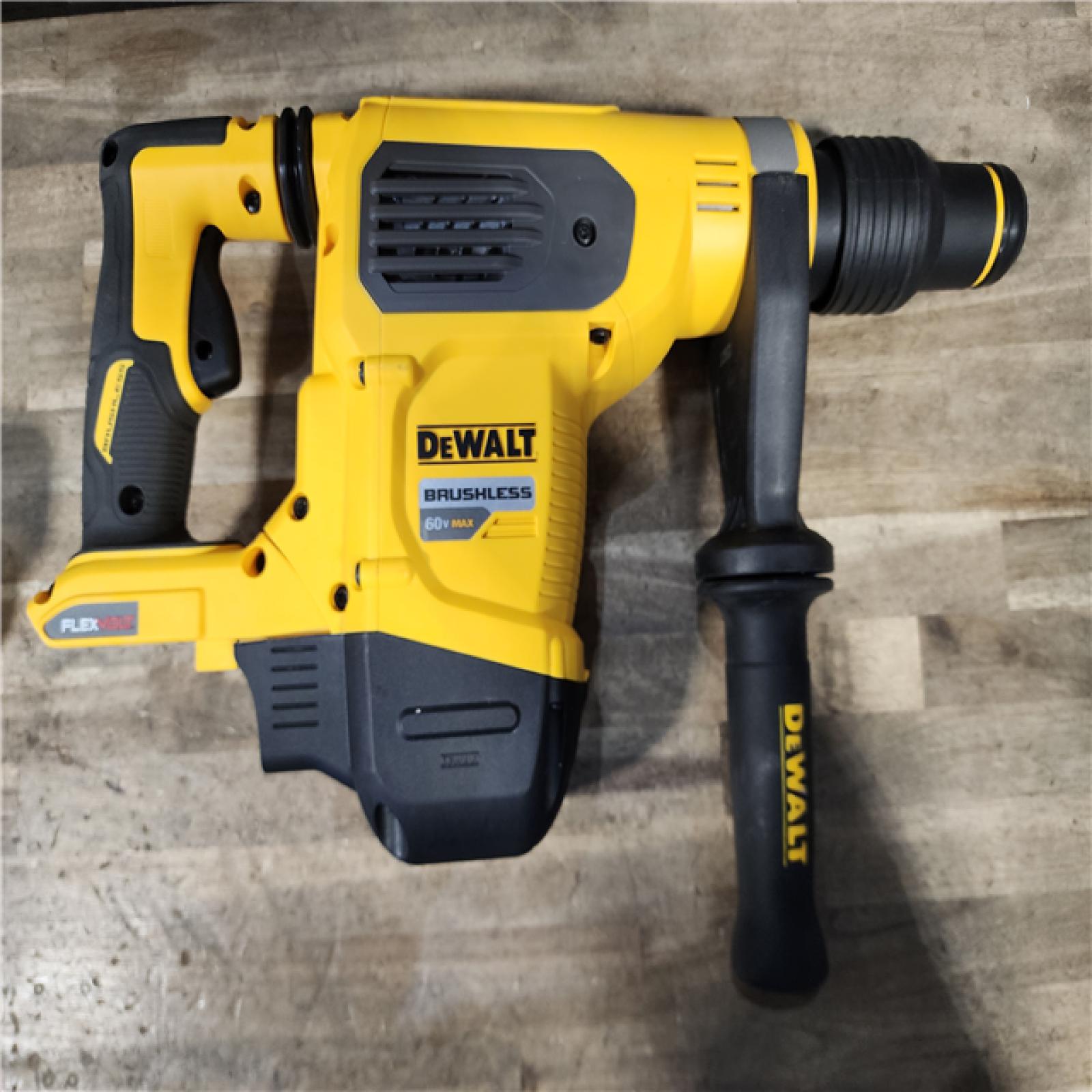 HOUSTON LOCATION - AS-IS (APPEARS LIKE NEW) DEWALT FLEXVOLT 60-Volt MAX Li-Ion 1-9/16 in. Cordless SDS-MAX Brushless Combination Rotary Hammer with (2) Batteries 9Ah