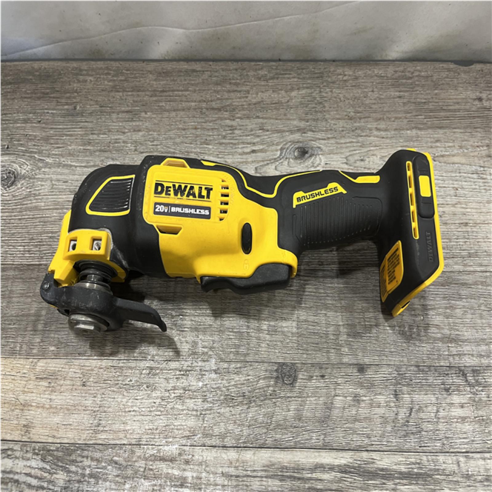 AS-IS DEWALT ATOMIC 20V MAX Cordless Brushless Oscillating Multi Tool Kit