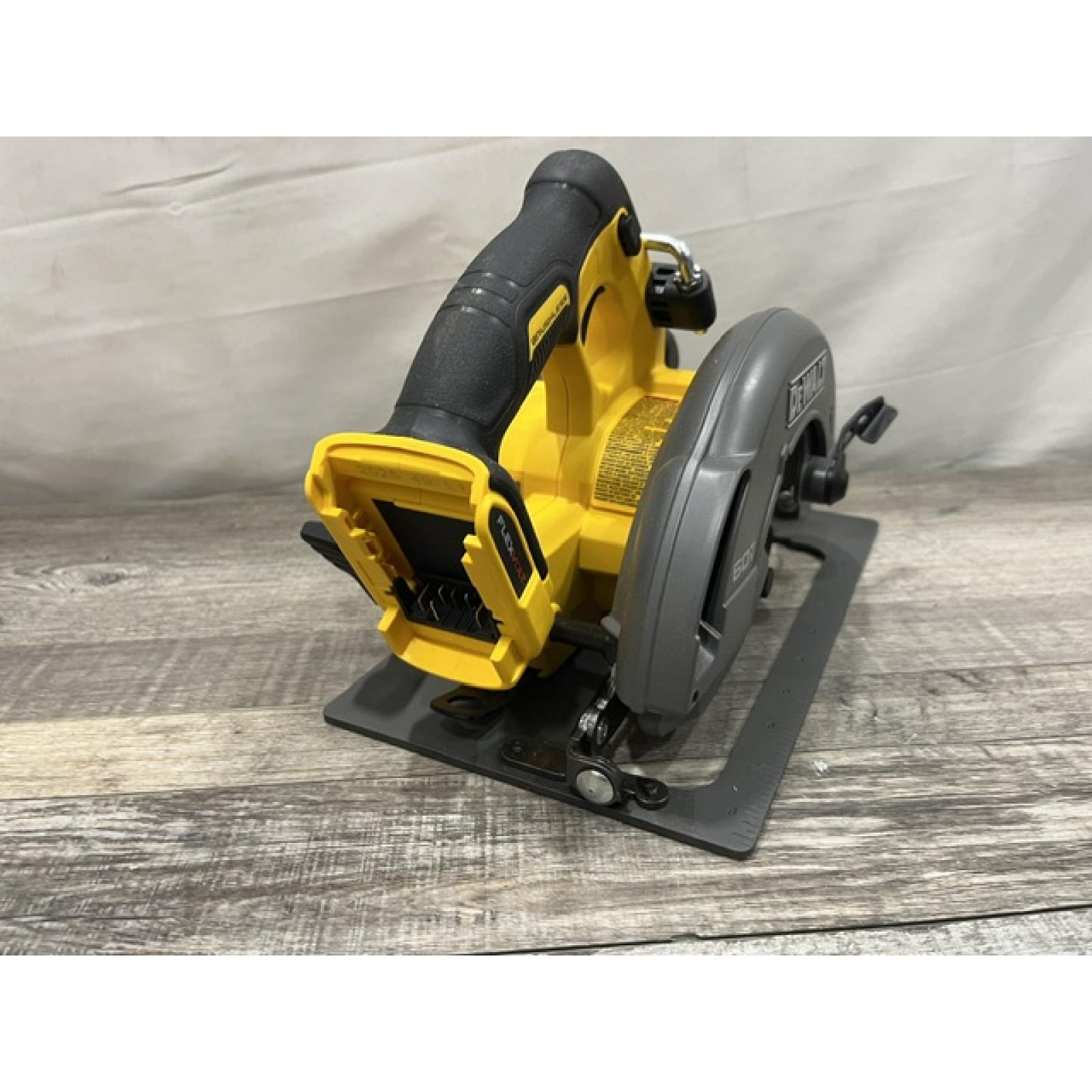 AS-IS DEWALT FLEXVOLT 60V MAX Cordless Brushless 7-1/4 in. Circular Saw with Brake (Tool Only)