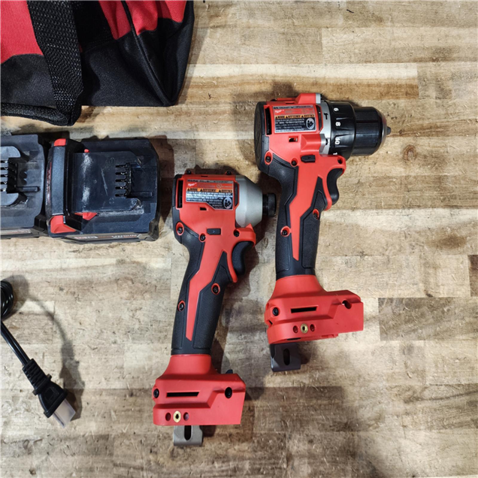 HOUSTON LOCATION - AS - IS Milwaukee 2 Tool Combo Kit W/ (2) Battery & Charger