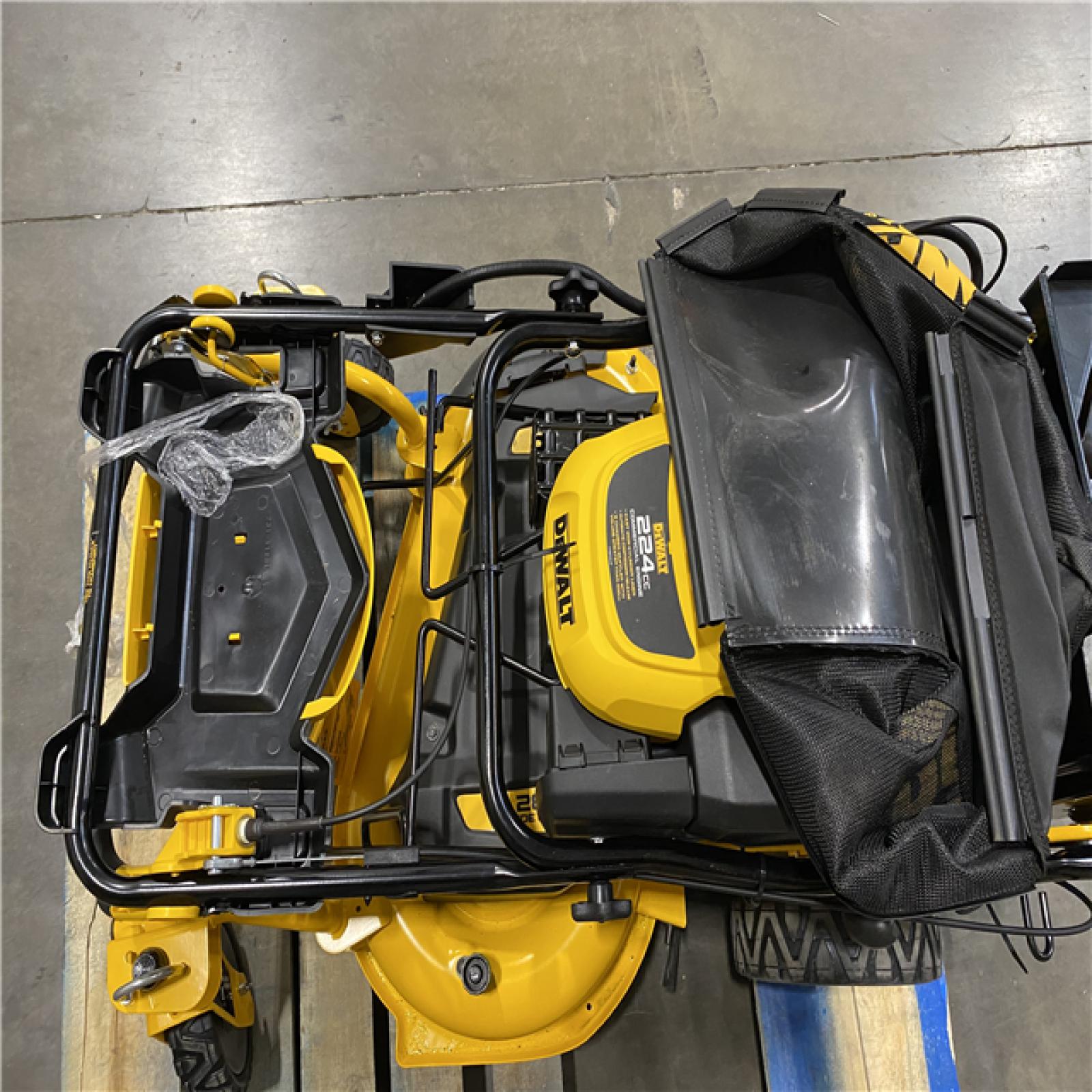 Dallas Location - As-Is DEWALT 28 in. 224cc E-GOV Engine Gas Lawn Mower