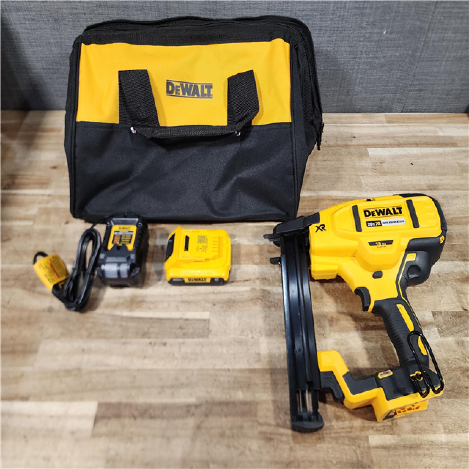HOUSTON LOCATION - AS - IS DEWALT 20V MAX XR Lithium-Ion Cordless 18-Gauge Narrow Crown Stapler Kit