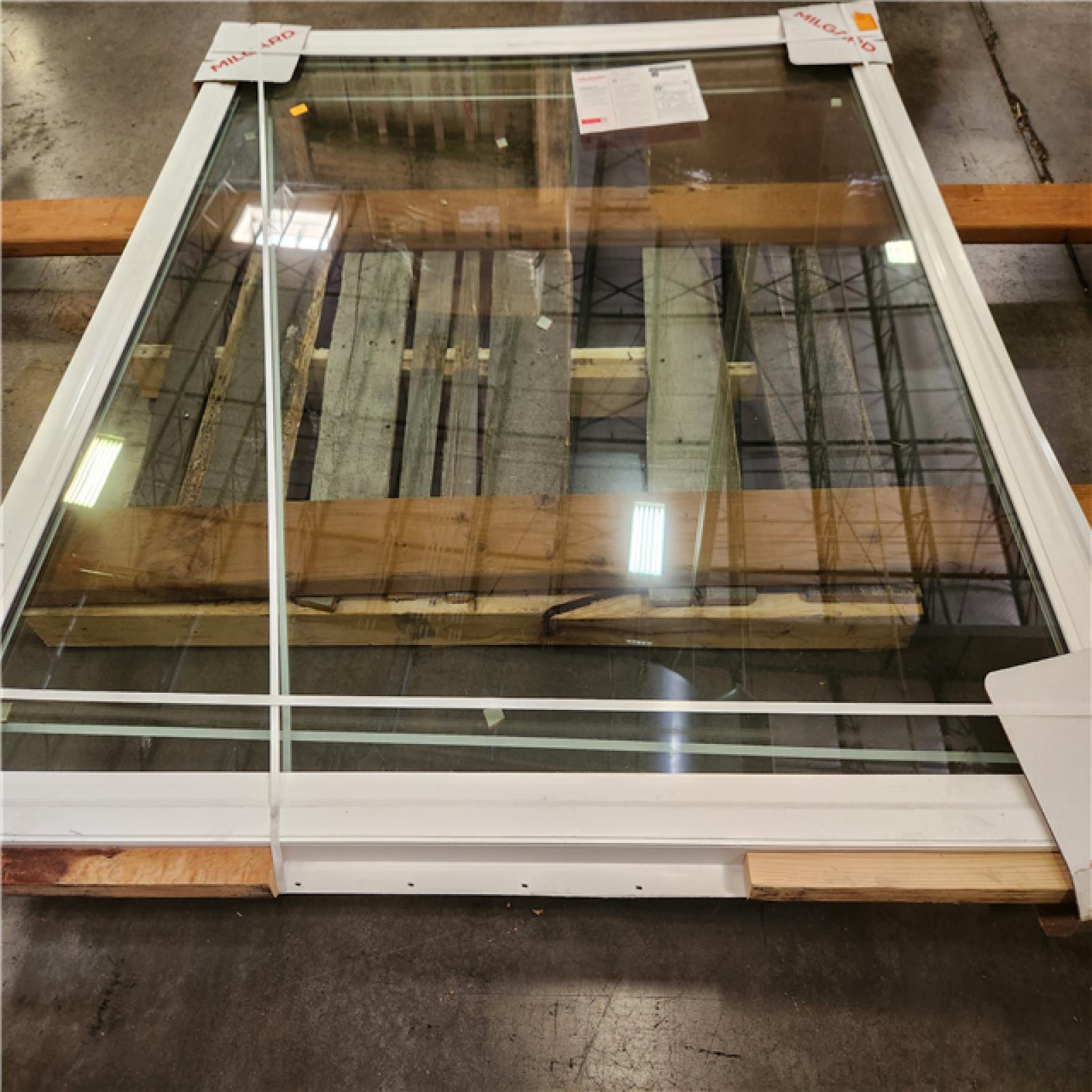 Phoenix LIKE NEW MILGARD Windows and Doors 6' x 6' Large Window