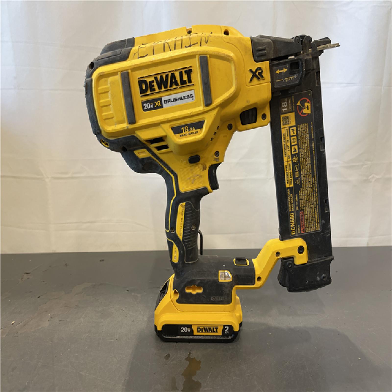 AS-IS - DEWALT 20V MAX XR Lithium-Ion 2-1/8 in. 18-Gauge Electric Cordless Brad Nailer Kit