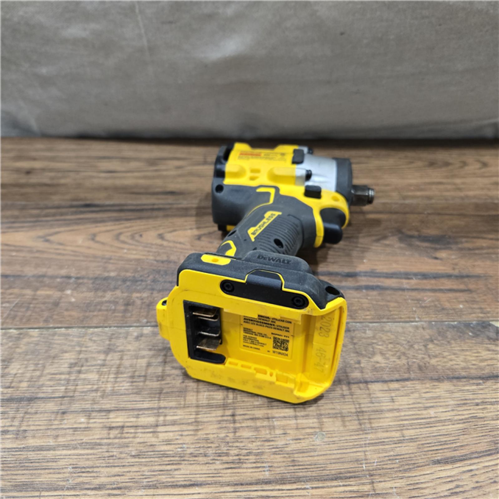 GOOD DEWALT ATOMIC 20V MAX Cordless Brushless 1/2 in. Variable Speed Impact Wrench (Tool Only)