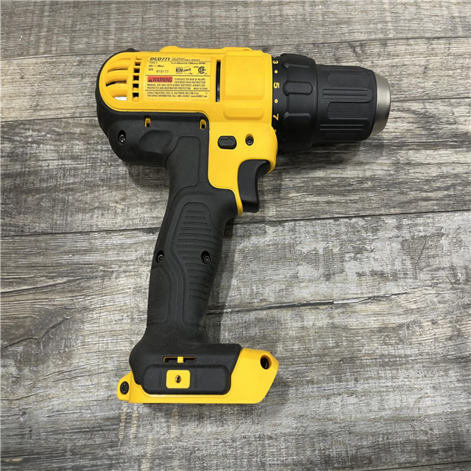 AS-IS DEWALT 20V MAX Cordless 1/2 in. Drill/Driver Kit