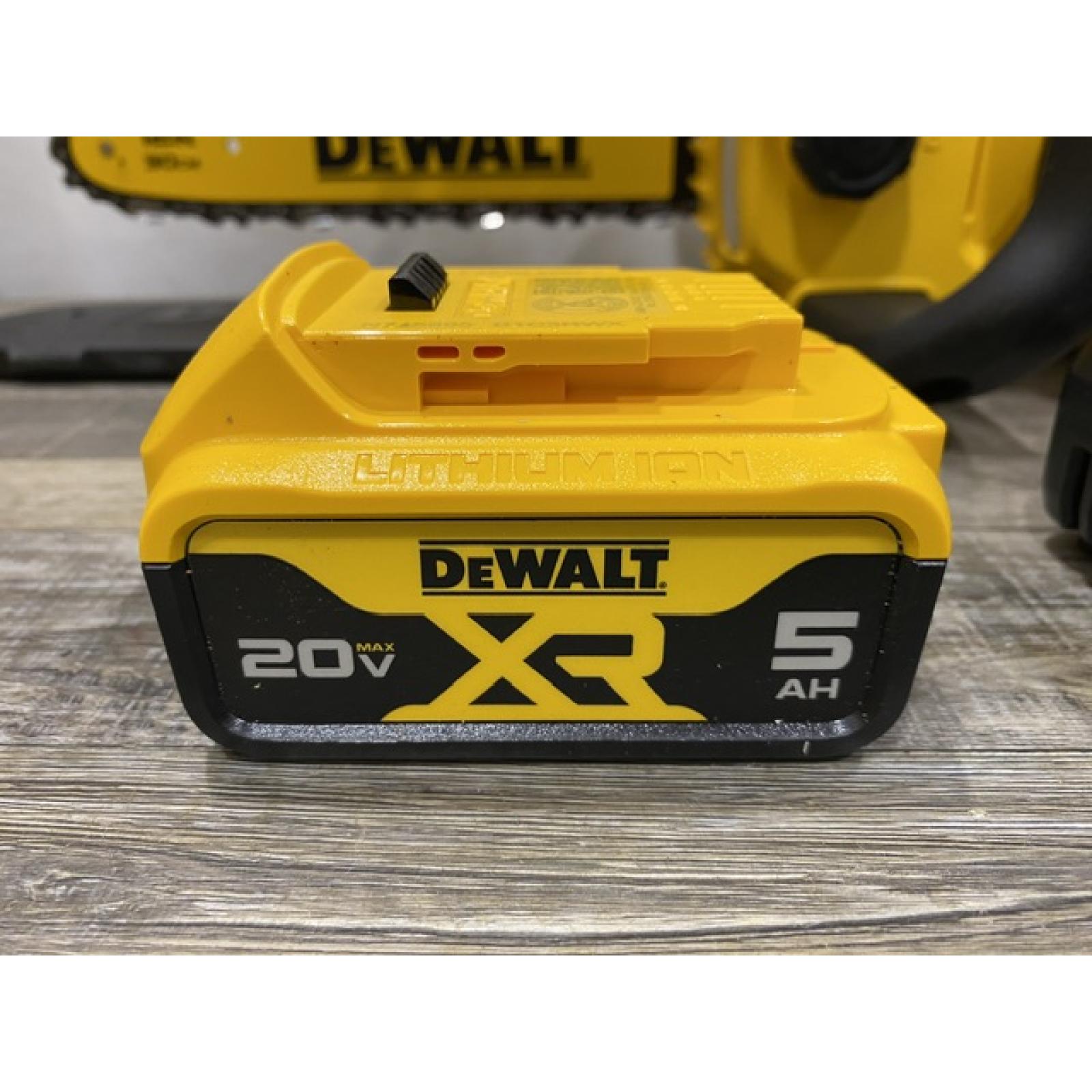 AS-IS DEWALT 20V MAX Compact 12 Brushless Cordless Chainsaw Kit