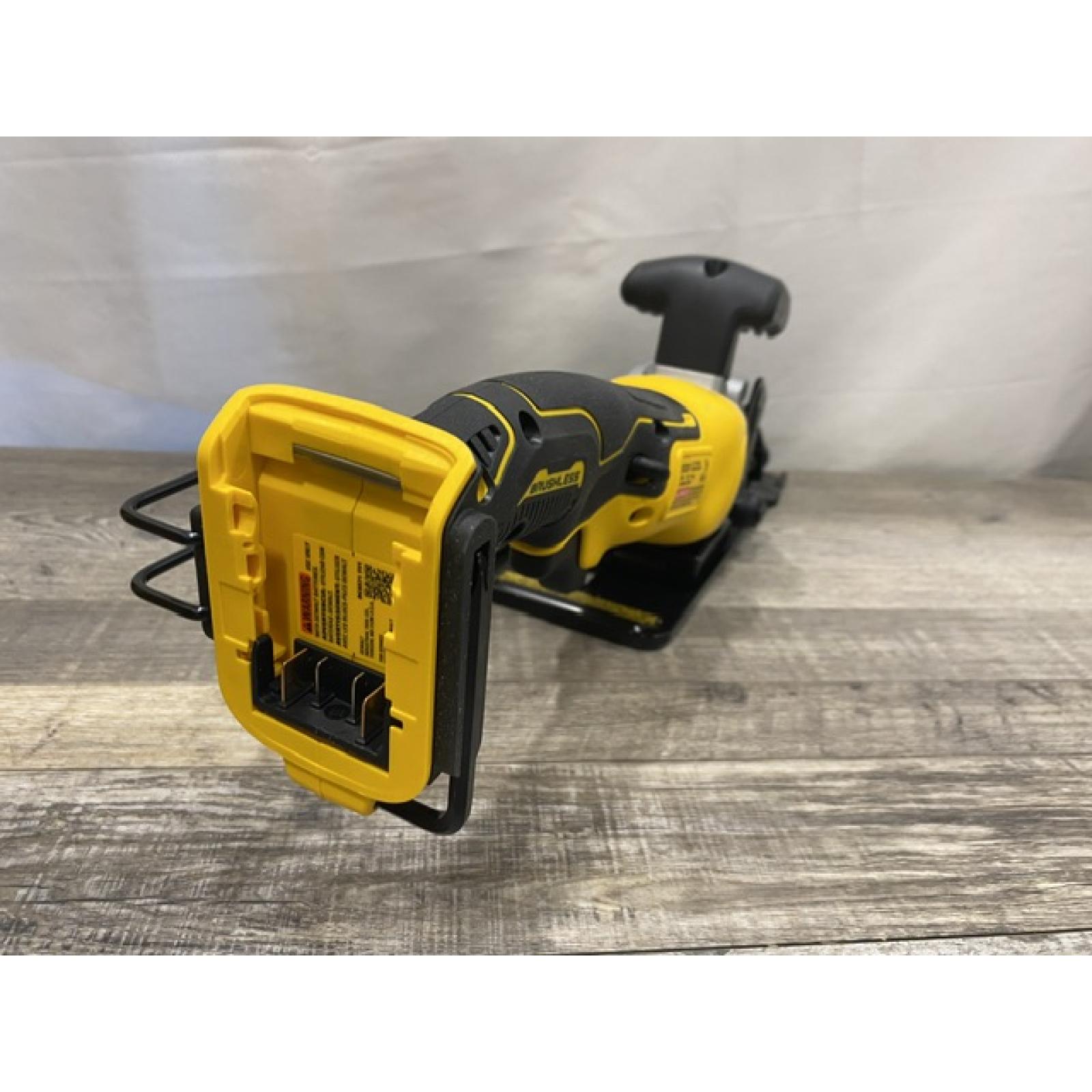 AS-IS DEWALT ATOMIC 20V MAX Cordless Brushless 4-1/2 in. Circular Saw (Tool Only)