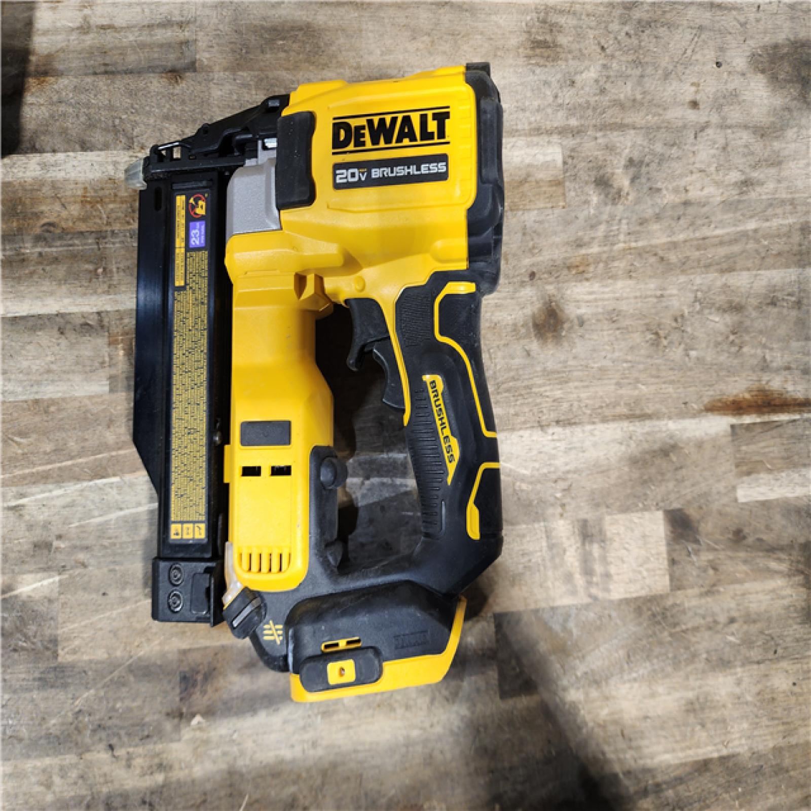 HOUSTON LOCATION - AS-IS DEWALT ATOMIC 20V MAX Lithium Ion Cordless 23 Gauge Pin Nailer Kit with 2.0Ah Battery and Charger