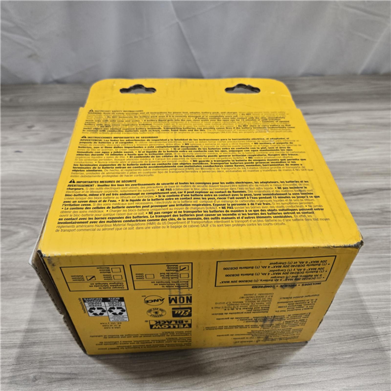 NEW! - DEWALT 20V MAX Lithium-Ion 6.0Ah and 4.0Ah Battery and Charger Starter Kit