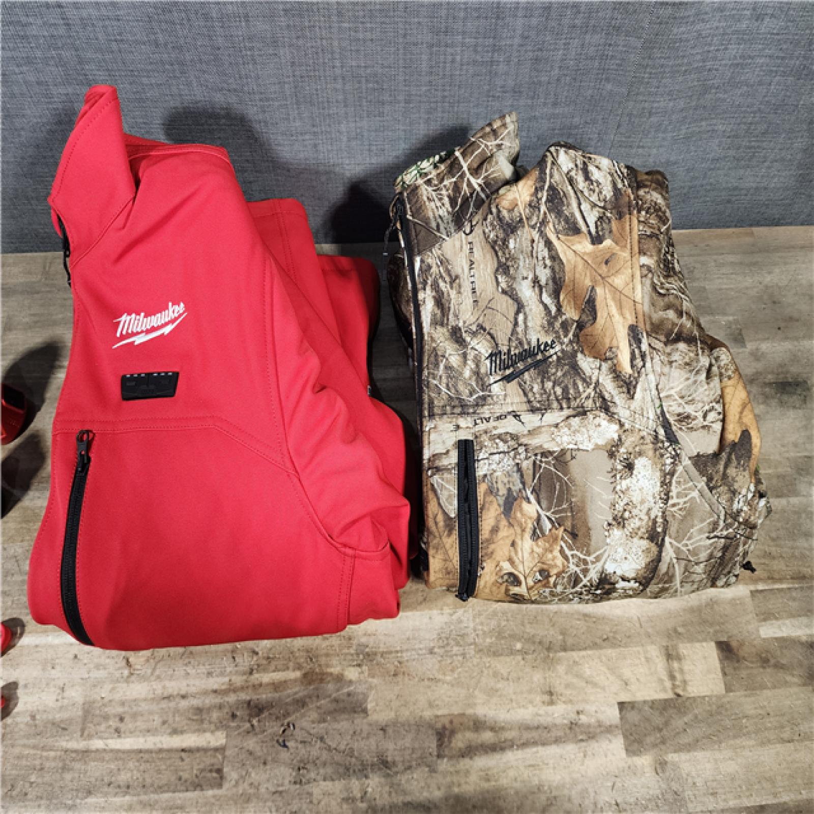 HOUSTON LOCATION - AS-IS MILWAUKEE 2 HEATED CLOTHING COMBO KIT