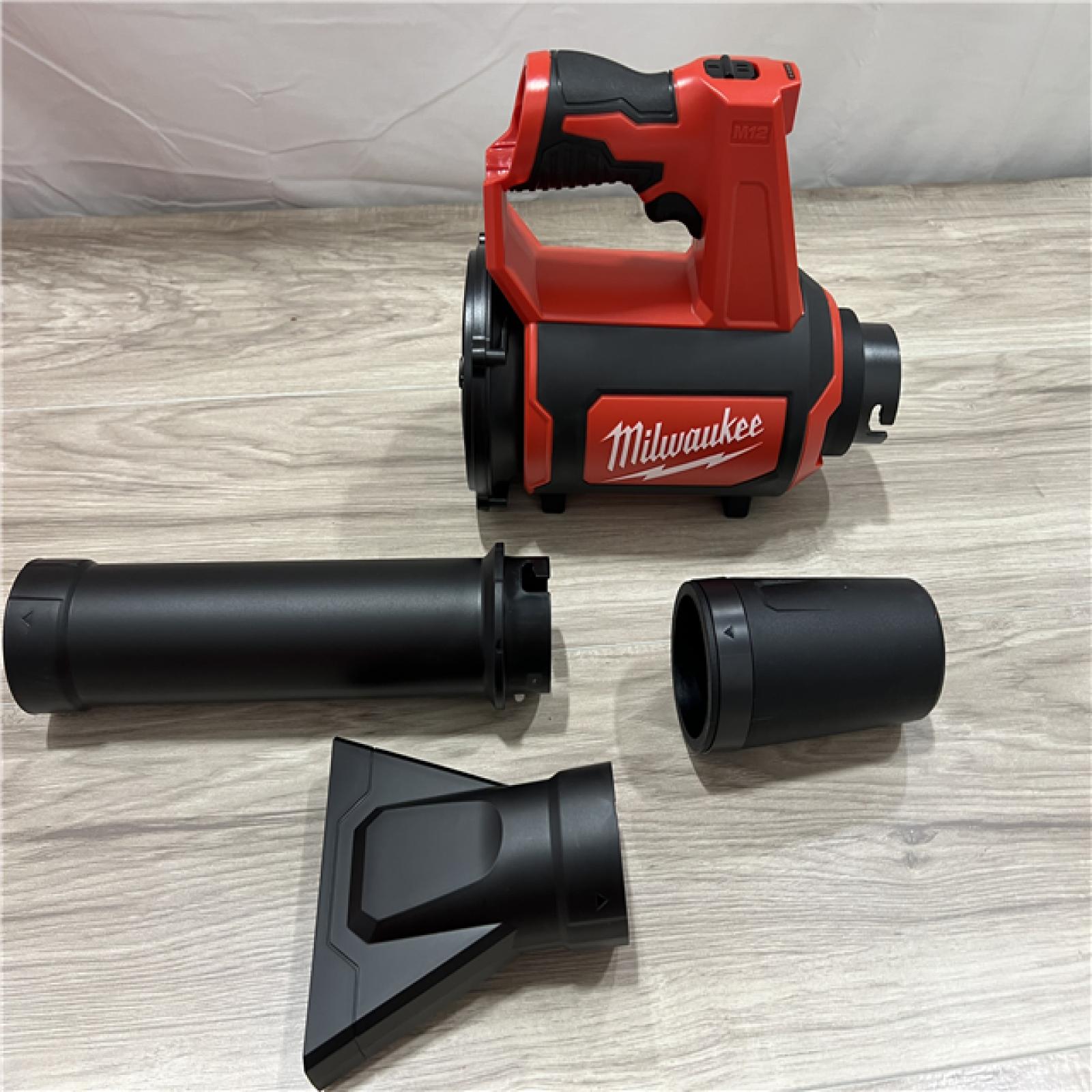 AS-IS Milwaukee 12V Lithium-Ion Cordless Compact Spot Blower (Tool-Only)