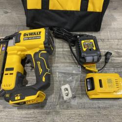 AS-IS DEWALT ATOMIC 20V MAX Lithium Ion Cordless 23 Gauge Pin Nailer Kit