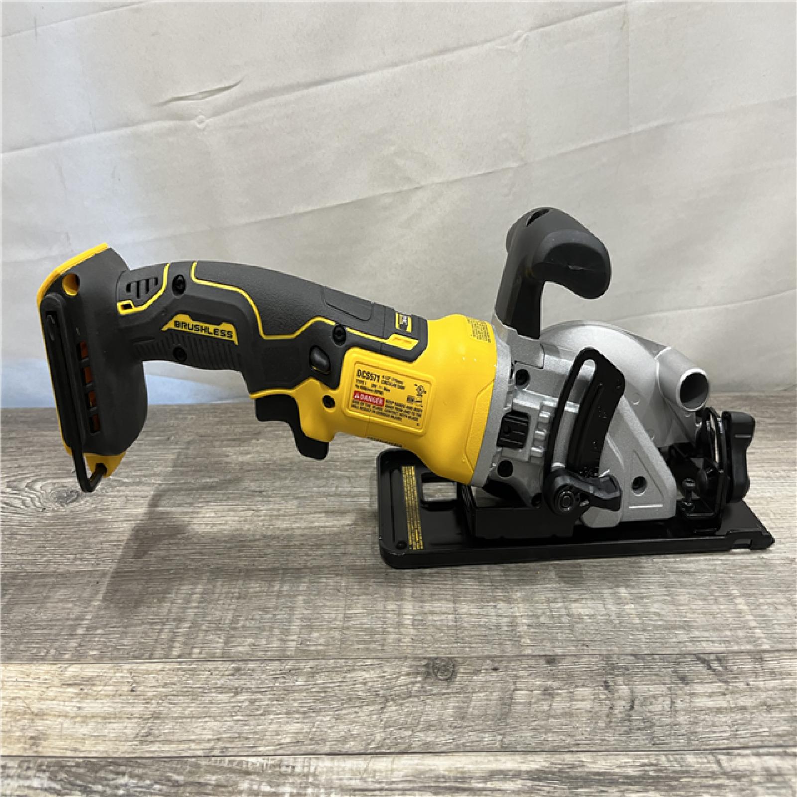 AS-IS DEWALT ATOMIC 20V MAX Cordless Brushless 4-1/2 in. Circular Saw (Tool Only)