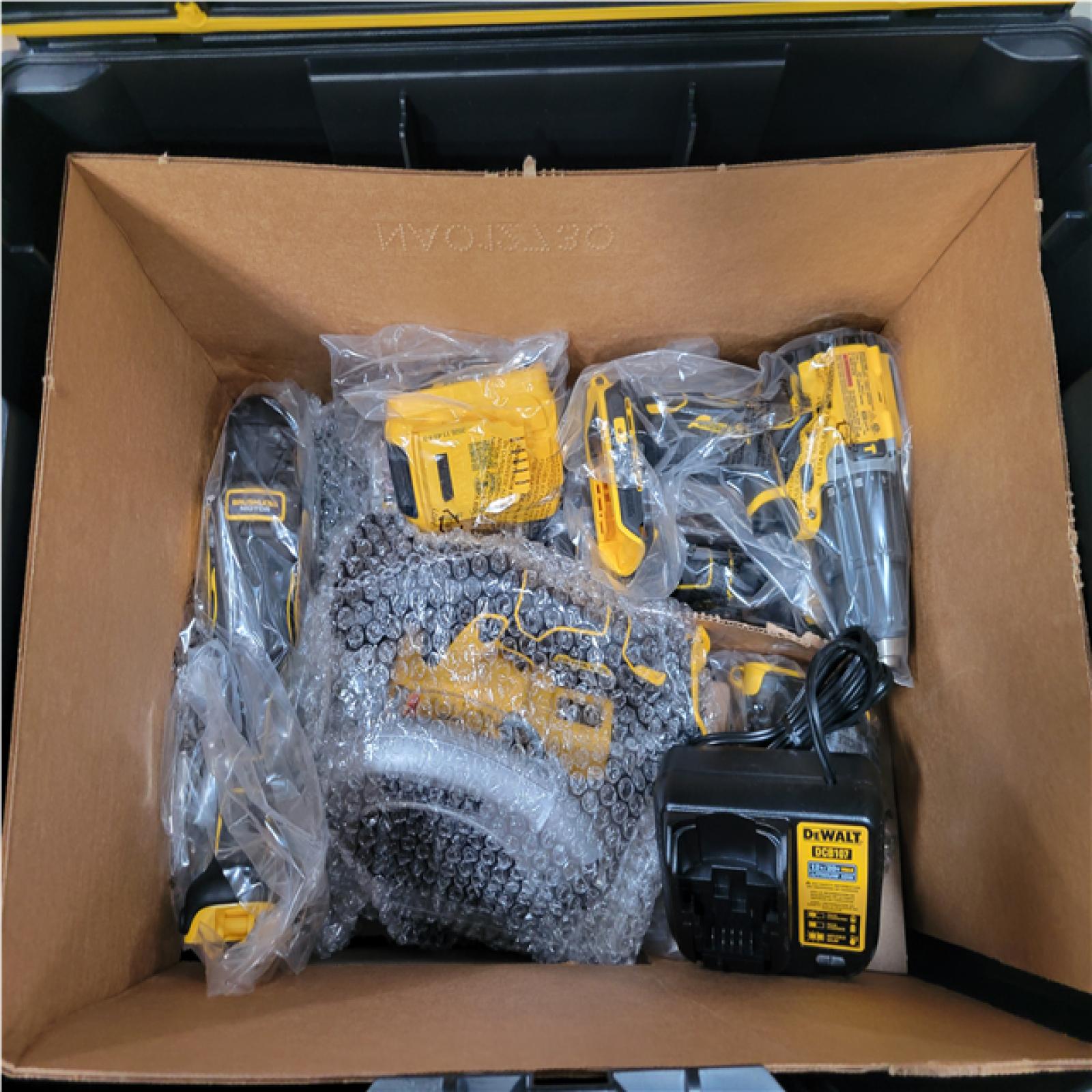 CALIFORNIA NEW DEWALT BRUSHLESS 6-TOOL COMBO KIT