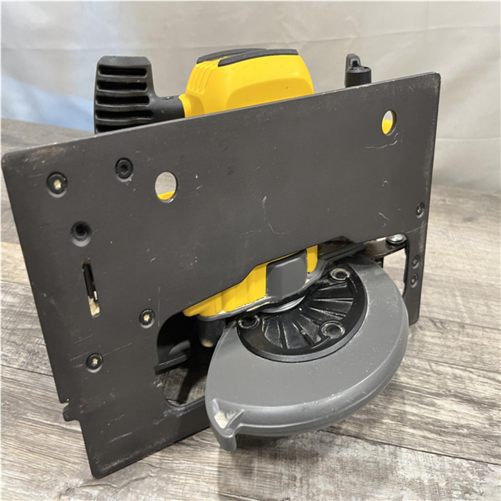 AS-IS DEWALT FLEXVOLT 60V MAX Cordless Brushless 7-1/4 in. Circular Saw with Brake (Tool Only)
