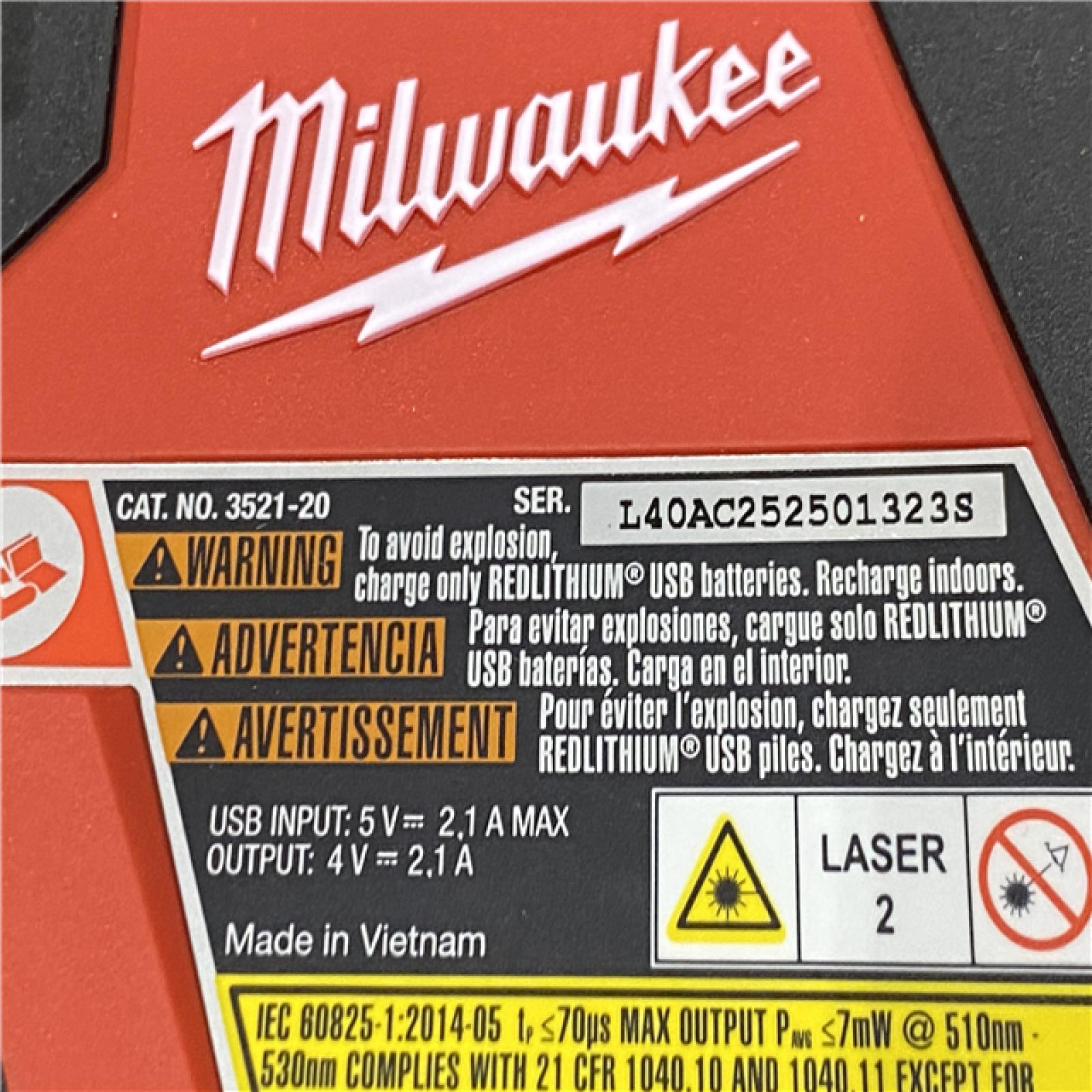 AS-IS Milwaukee 100 ft. REDLITHIUM Lithium-Ion USB Green Rechargeable Cross Line Laser Level Kit