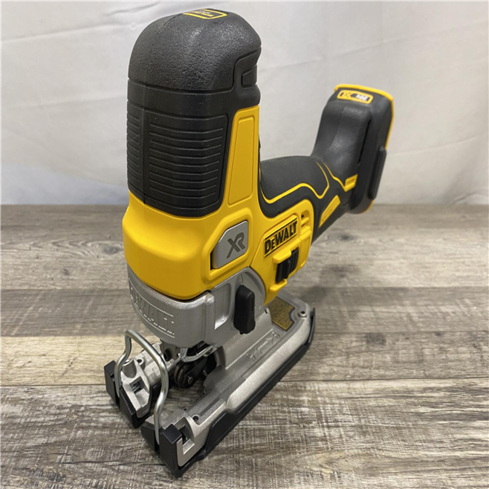AS-IS DEWALT 20V MAX XR Cordless Barrel Grip Jigsaw (Tool Only)