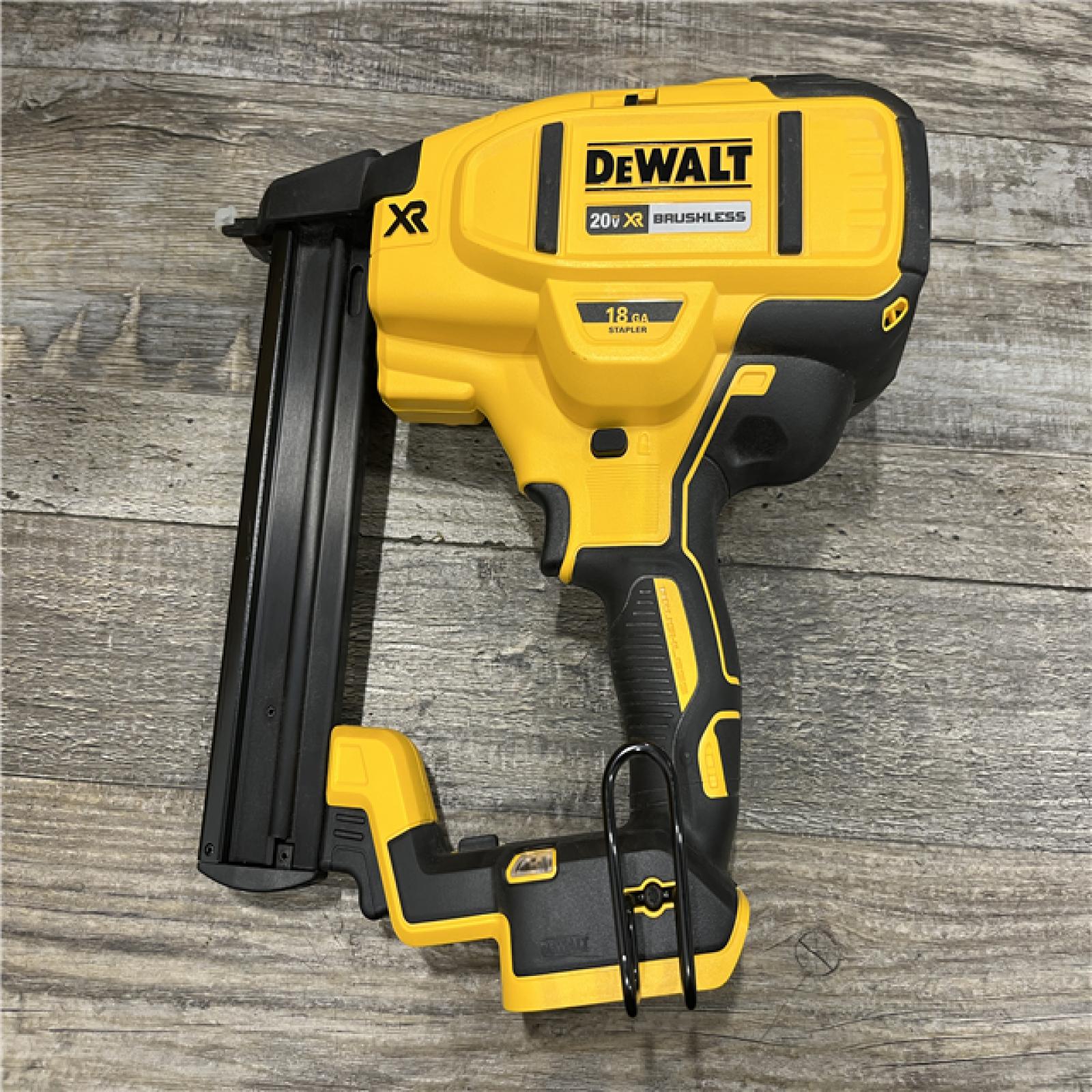 AS-IS DEWALT 20V MAX XR Lithium-Ion Cordless 18-Gauge Narrow Crown Stapler Kit
