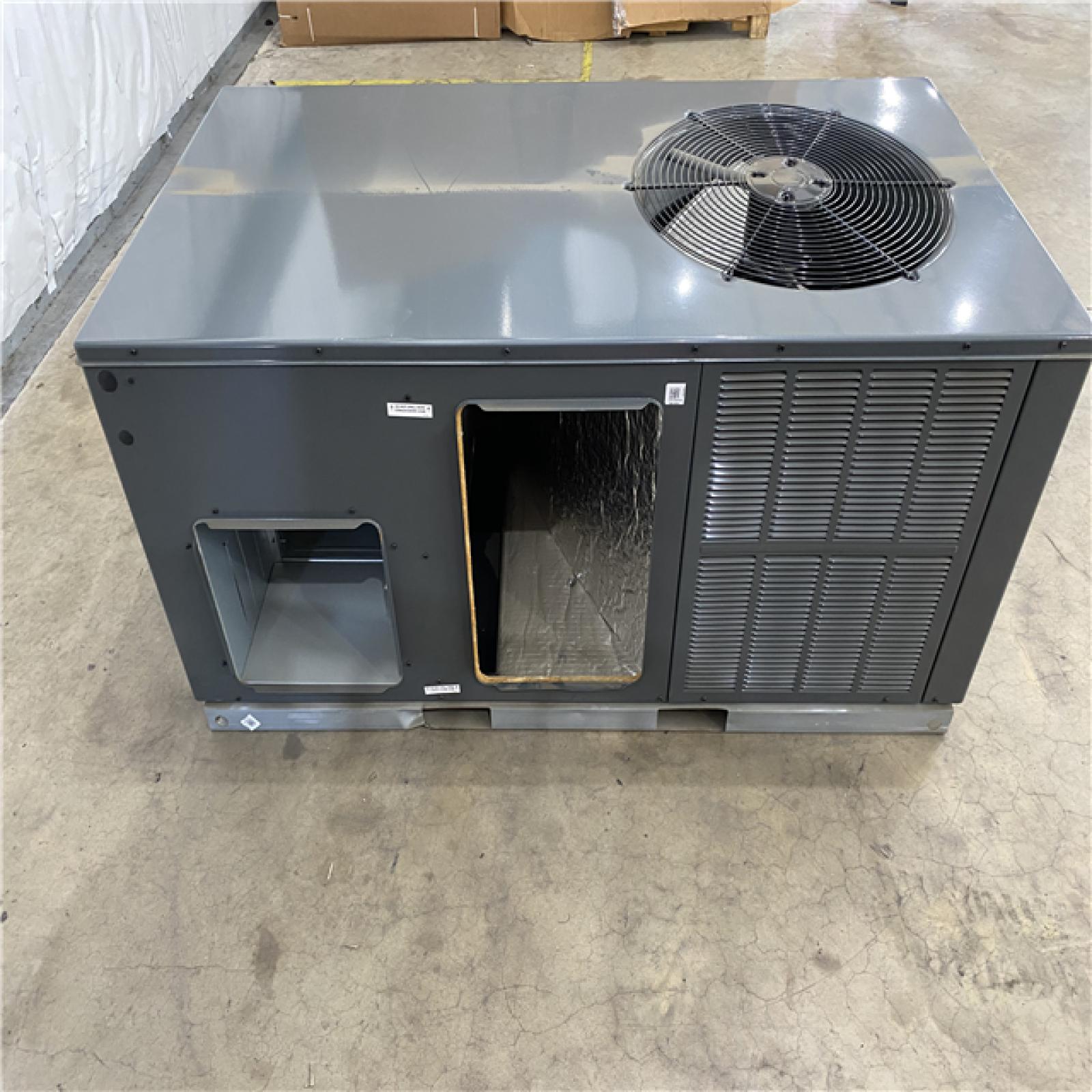 Houston Location AS IS - Goodman 3 Ton 15.2 SEER2 2 Heat Pump Package Unit