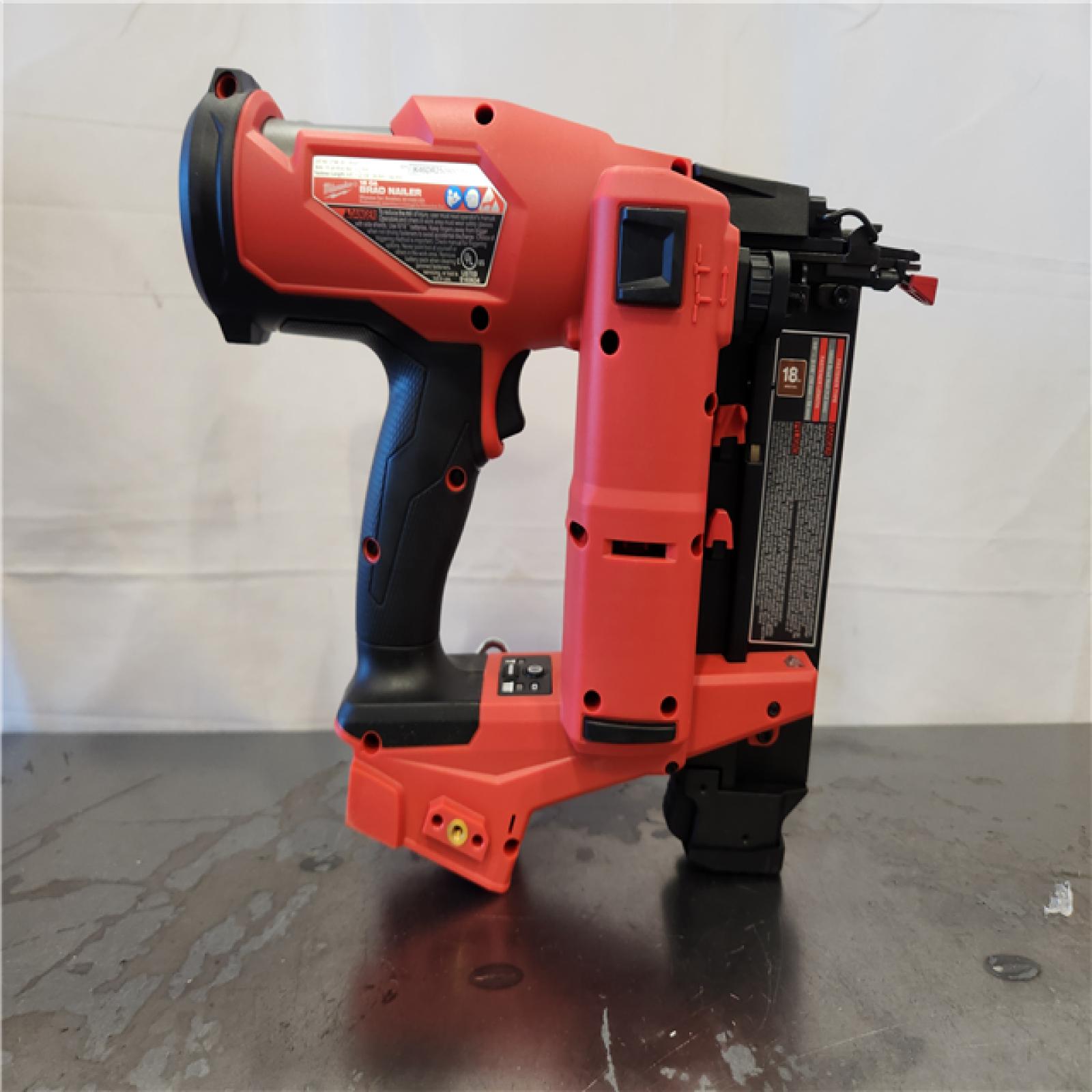 AS-IS- Milwaukee M18 FUEL 18 Gauge Brad Nailer