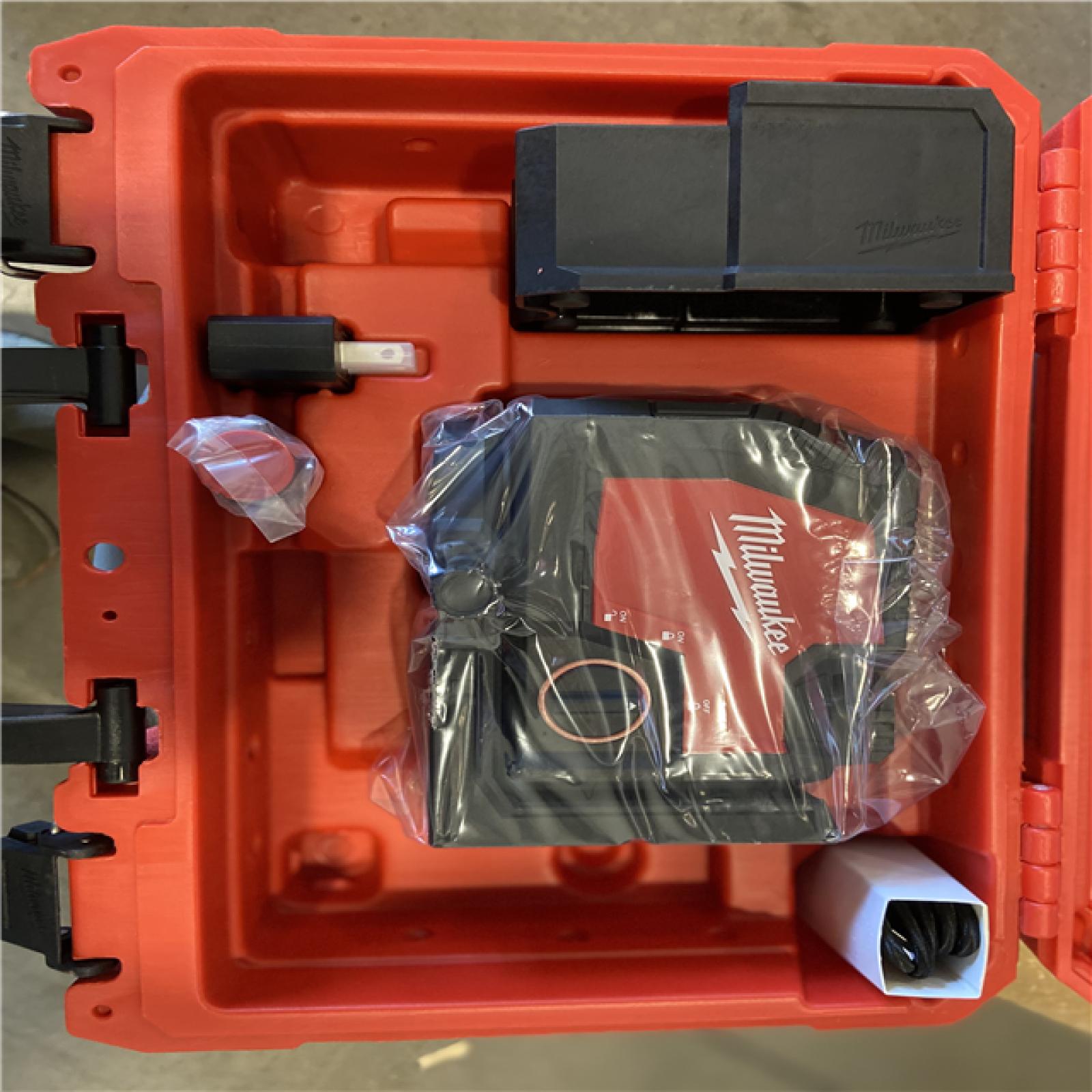 NEW! - Milwaukee Green 100 ft. Cross Line and Plumb Points Rechargeable Laser Level with REDLITHIUM Lithium-Ion USB Battery and Charger