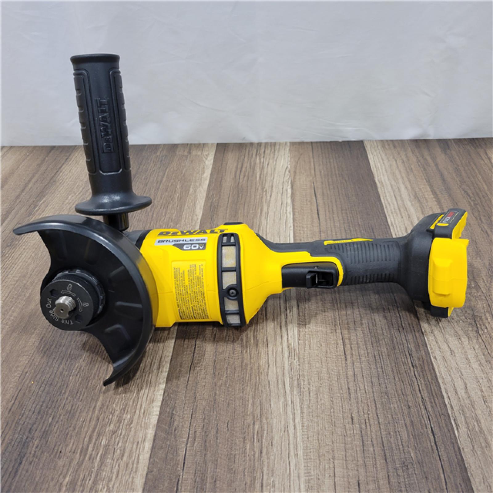 GOOD DeWalt FLEXVOLT 60V MAX Cordless Grinder  4.5 - 6   9000 RPM  1 EA (115-DCG418B) (ONLY TOOL)