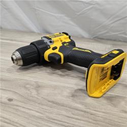 LIKE NEW! - DEWALT ATOMIC COMPACT SERIES 20V MAX* Brushless Cordless 1/2 Drill/Driver Kit