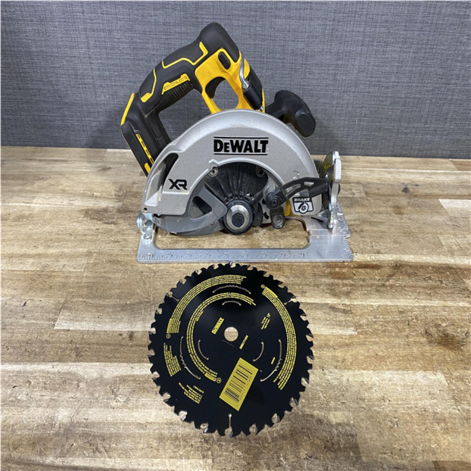 Houston Location AS-IS DEWALT FLEXVOLT 60V MAX Cordless Brushless 7-1/4 in. Circular Saw with Brake (Tool Only)