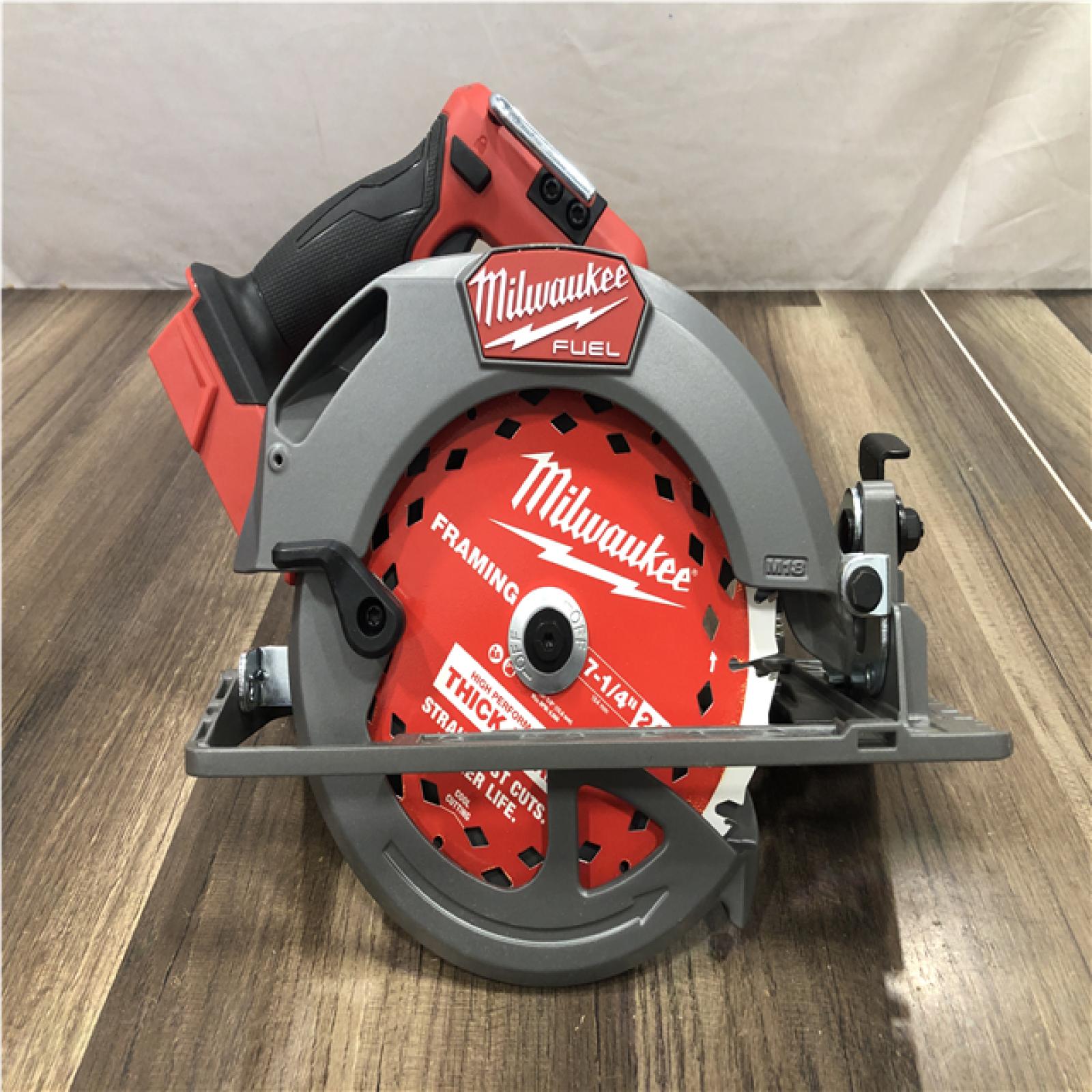 AS-IS Milwaukee FUEL 18V Lithium-Ion Brushless Cordless 7-1/4 in. Circular Saw (Tool-Only)