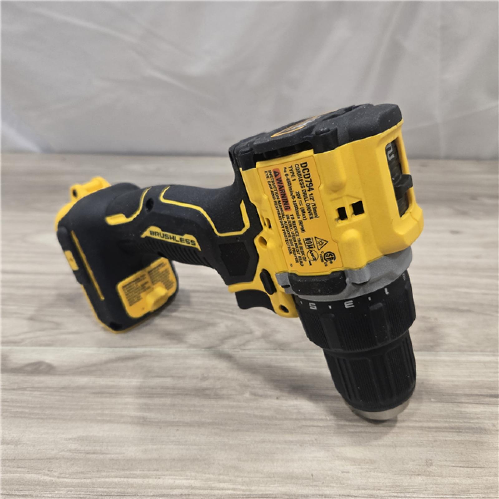 AS-IS Dewalt DCK225D2 20V MAX ATOMIC Compact Cordless Drill Driver and Impact Driver Combo Kit