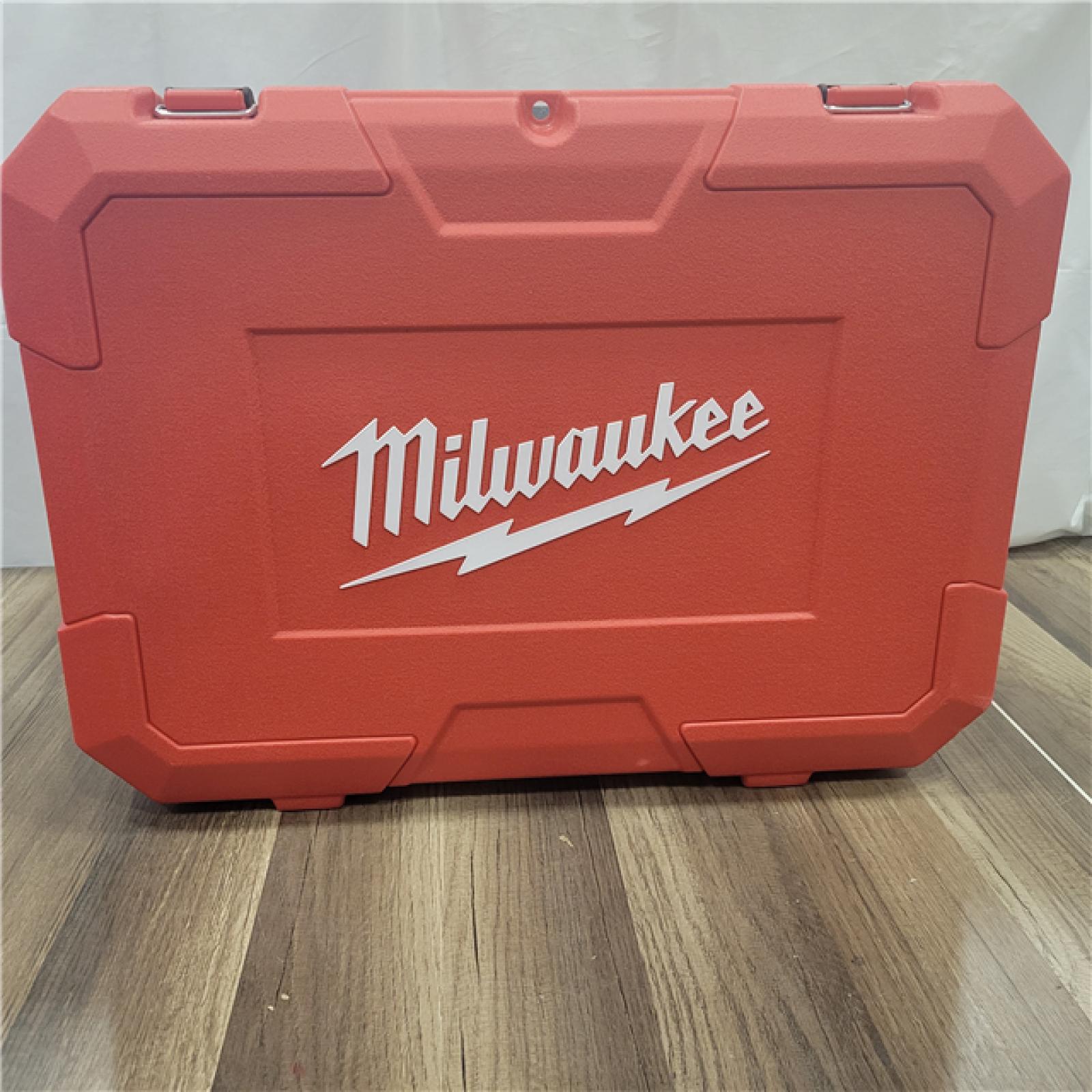 AS-IS Milwaukee M18 18V Lithium-Ion Cordless Short Throw Press Tool Kit with 3 PEX Crimp Jaws (2) 2.0 Ah Batteries and Charger