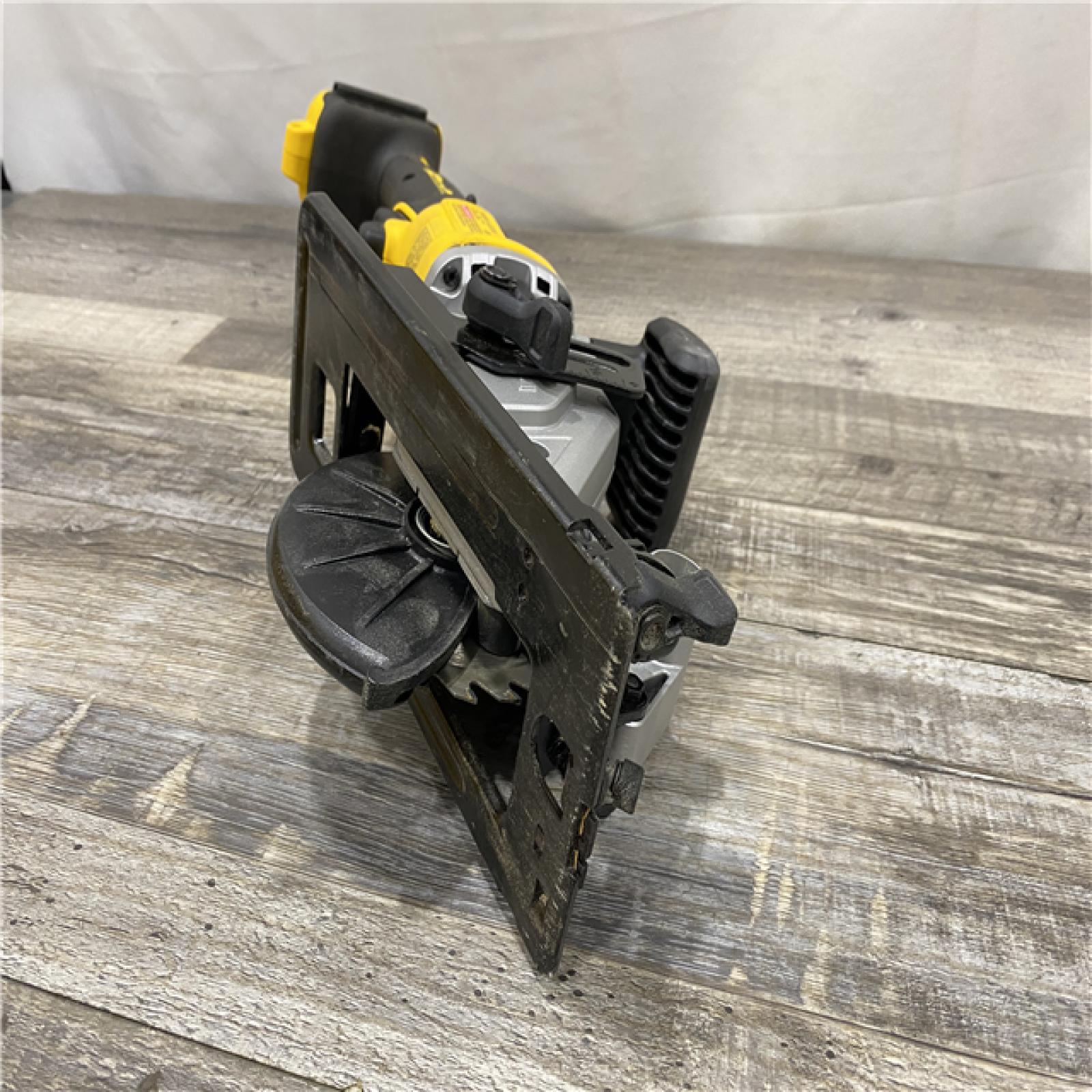 AS-IS DEWALT ATOMIC 20V MAX Cordless Brushless 4-1/2 in. Circular Saw (Tool Only)