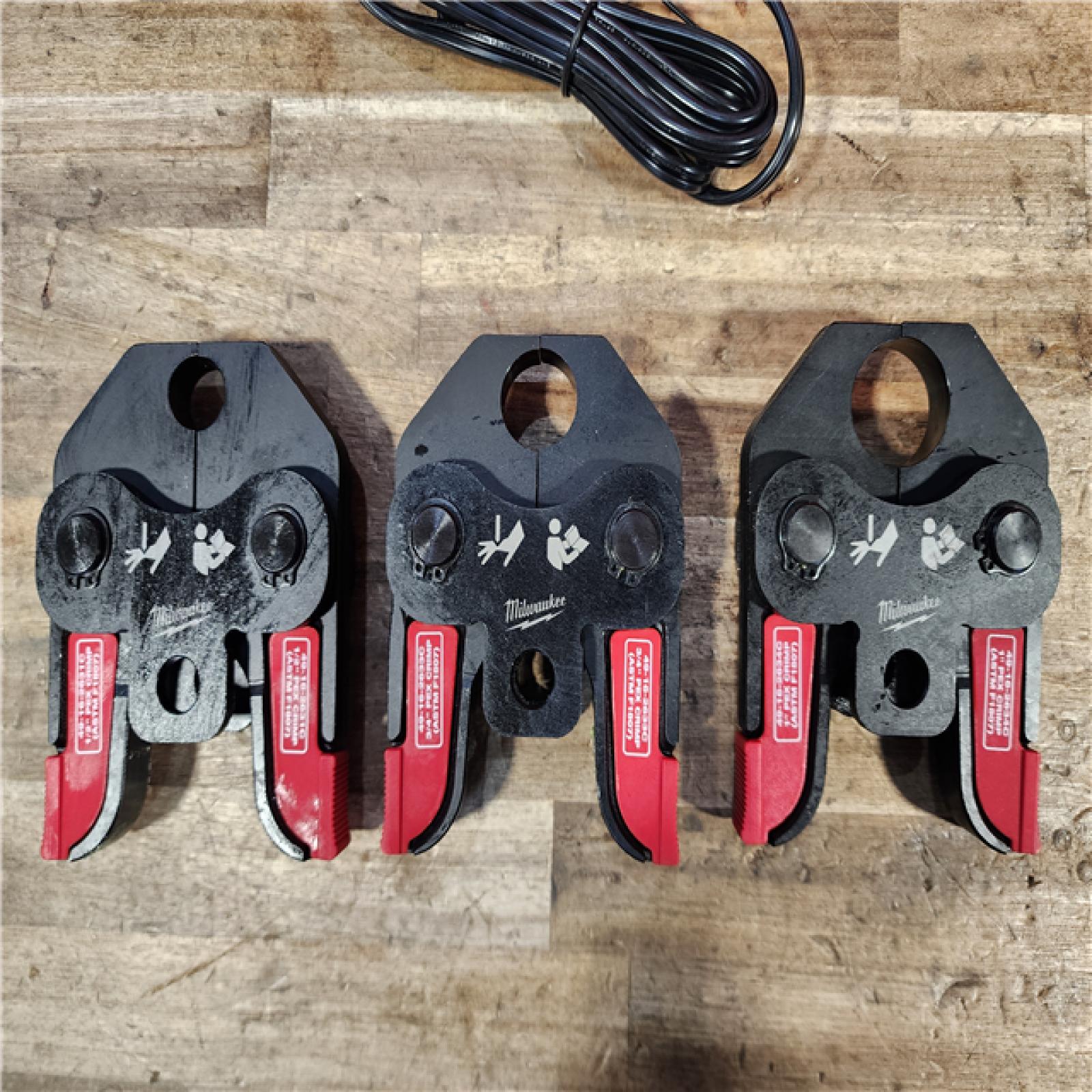 HOUSTON LOCATION - AS-IS Milwaukee-2674-22C M18 Short Throw Press Tool Kit W/ PEX Crimp Jaws